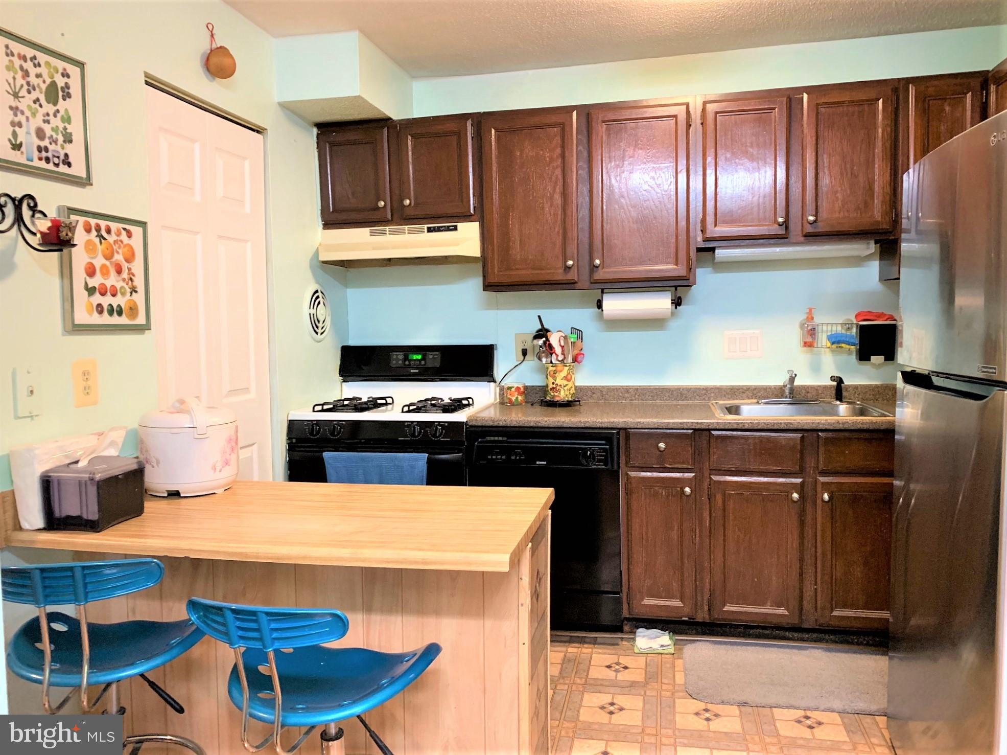 TIMBERLANE VILLAGE GARDEN CONDOMINIUMS - Residential