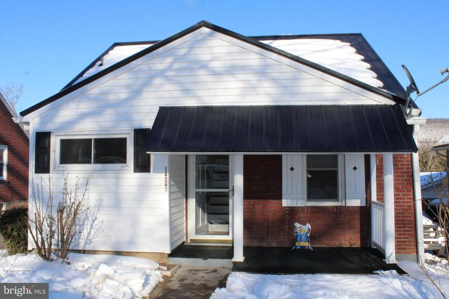 ABSOLUTELY MOVE IN CONDITION 4 BEDROOM HOME IN POTOMAC PARK - HOME FEATURES A METAL ROOF - CENTRAL AIR - REPLACEMENT WINDOWS - 200 AMP ELECTRICAL SERVICE - HIGH ENERGY EFFICIENT WATER HATER - WORKSHOP TYPE BASMENT - COZY AND CONVENIENT TO EVERYTHING - EVERY HOME SELLS QUICKLY IN THIS AREA - DO NOT WAIT TO SEE IT - LARGE LINEN CLOSET FOR STORAGE.  NOTHING TO DO HERE BUT MOVE IN!!!