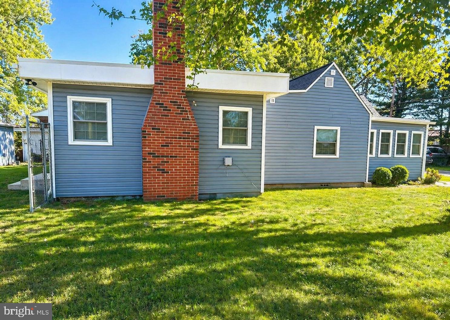 TAYLOR MANOR - Residential