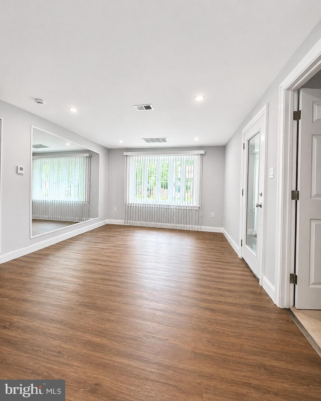 TAYLOR MANOR - Residential
