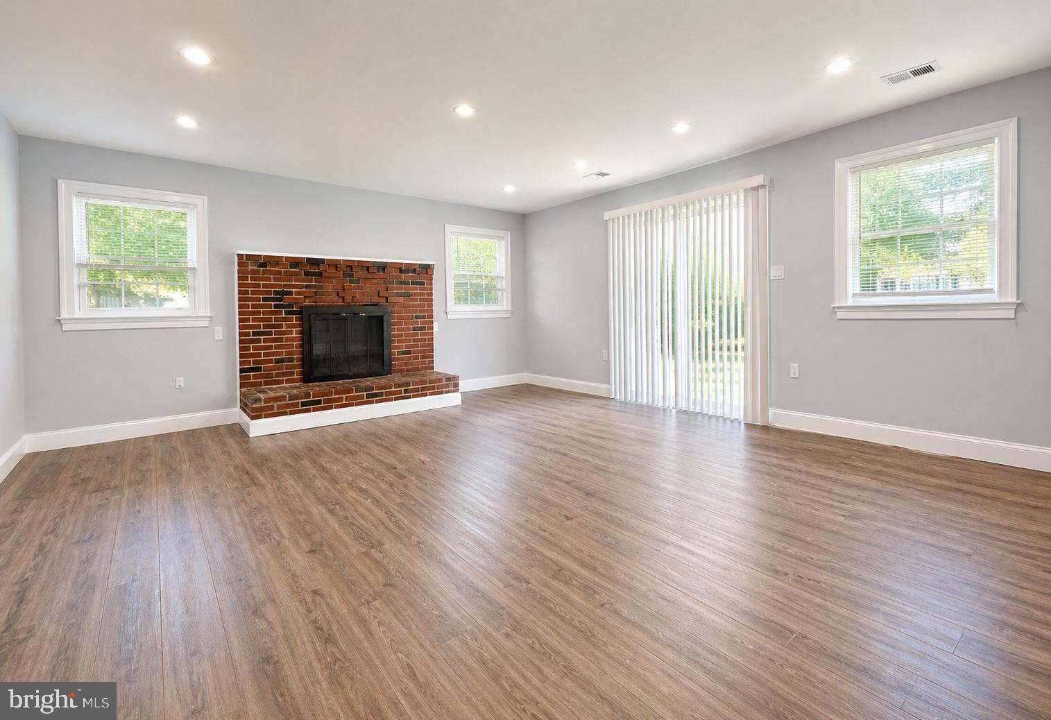 TAYLOR MANOR - Residential