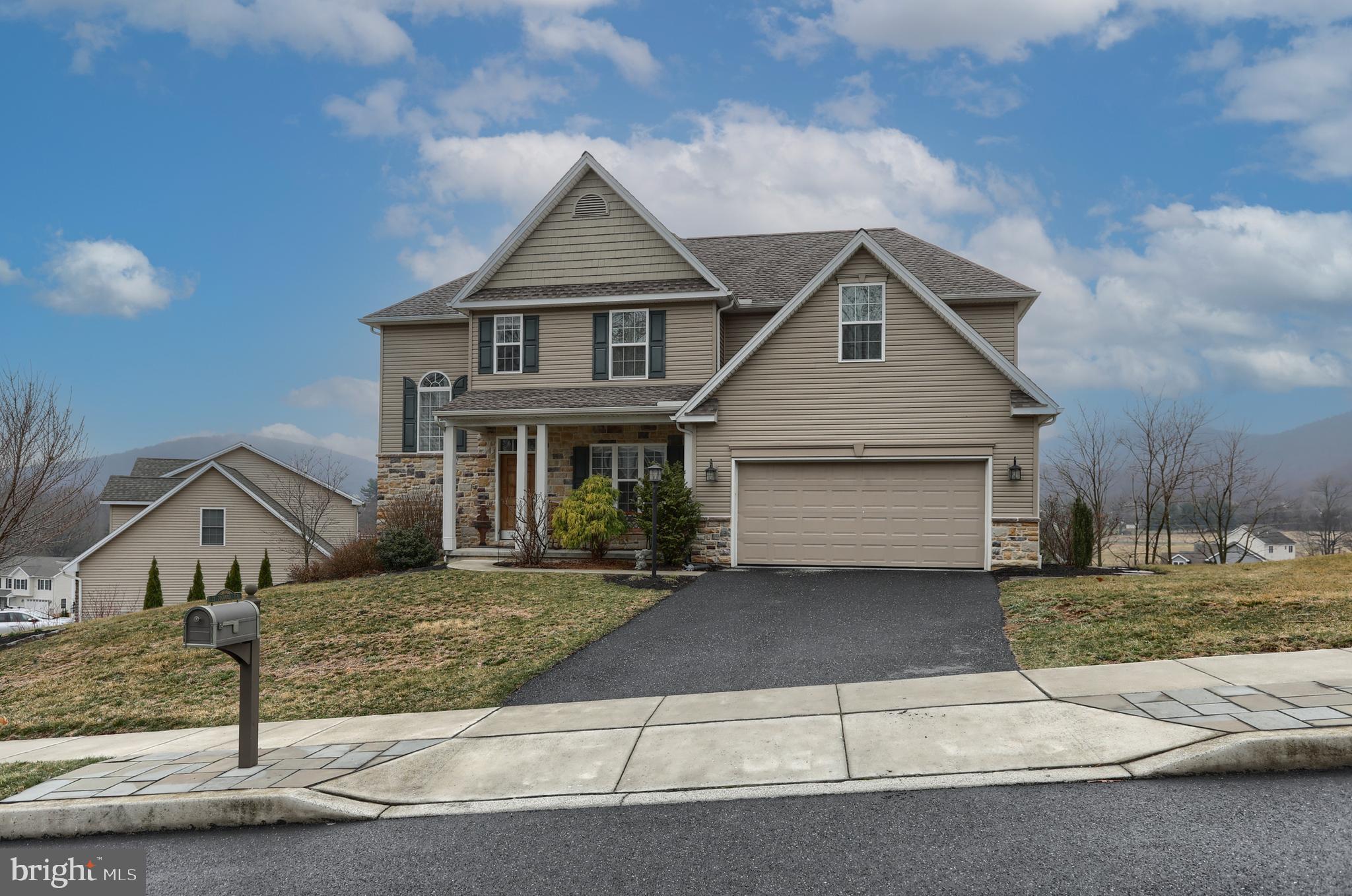 MOUNTAIN CREST ESTATES - Residential