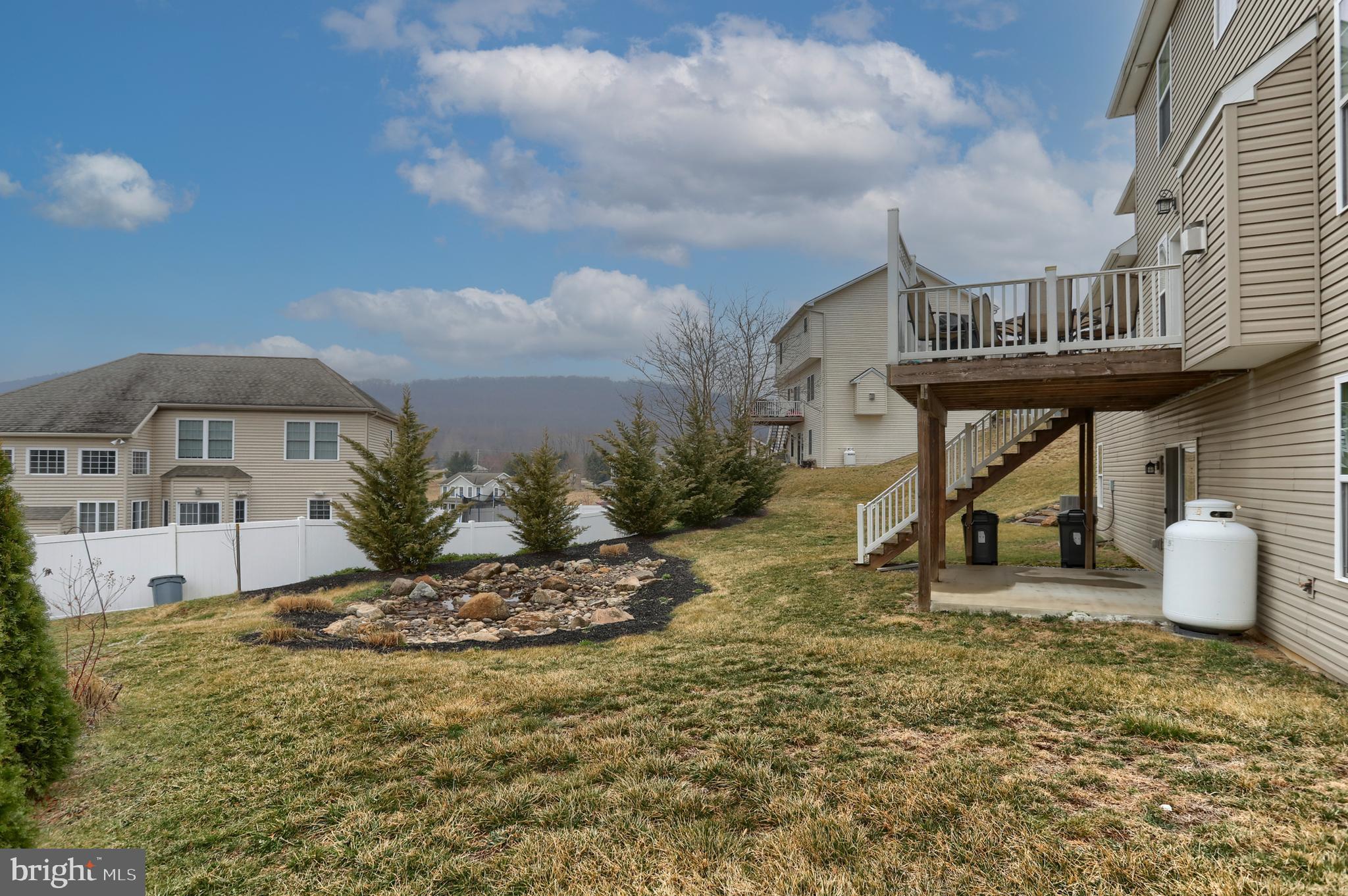 MOUNTAIN CREST ESTATES - Residential