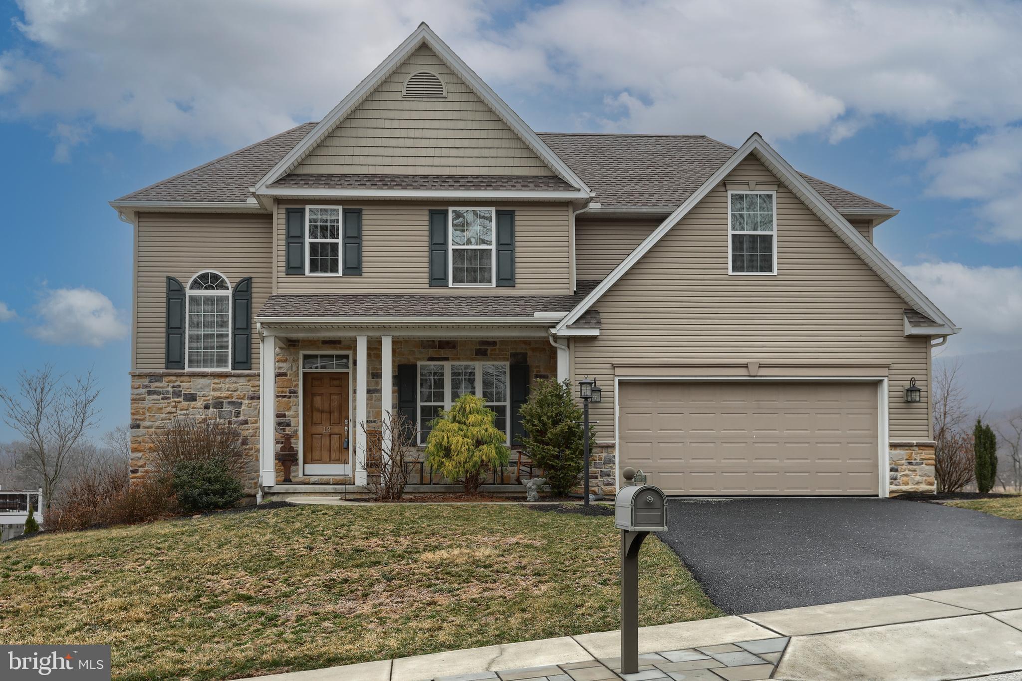 MOUNTAIN CREST ESTATES - Residential