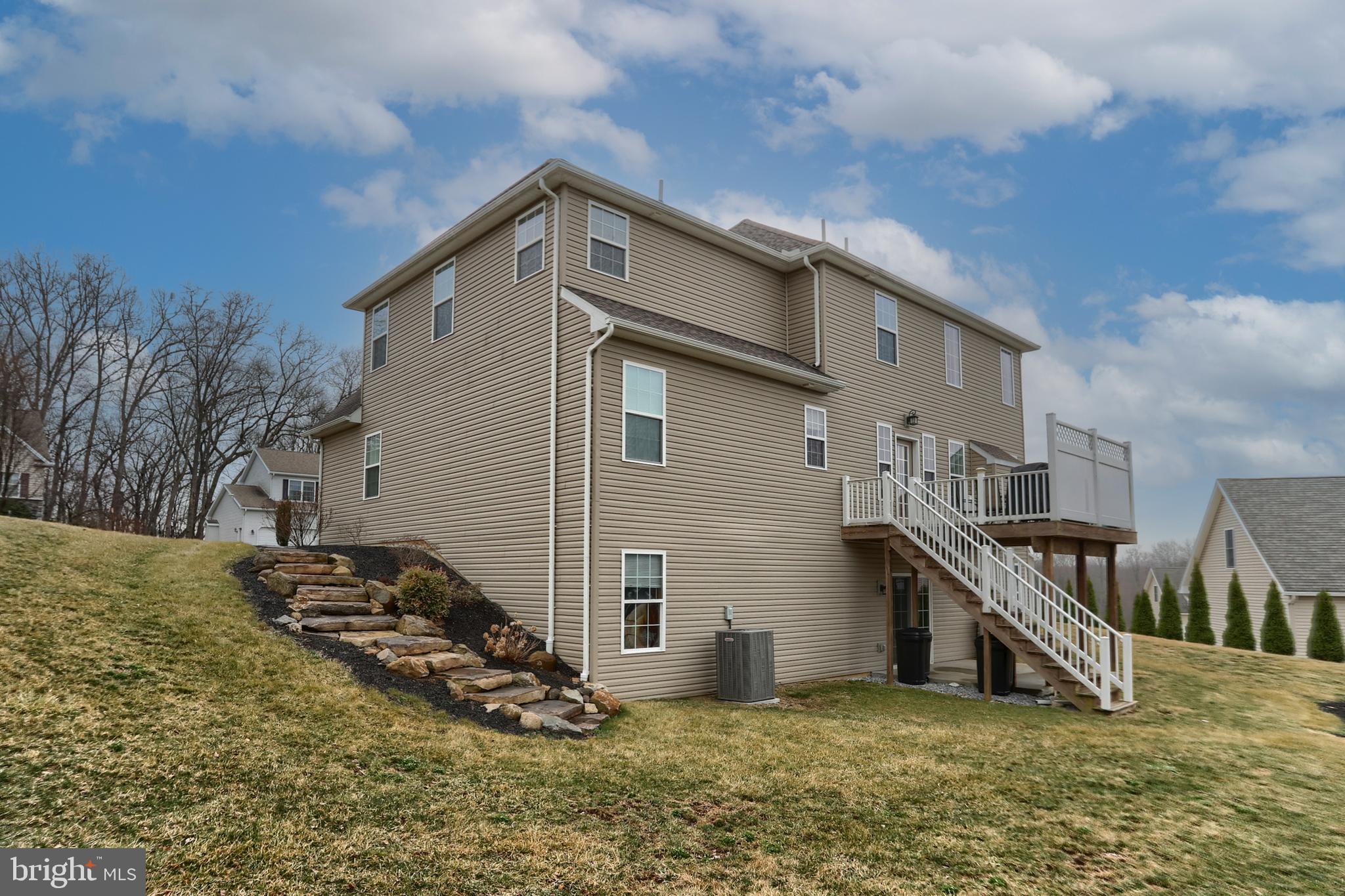 MOUNTAIN CREST ESTATES - Residential
