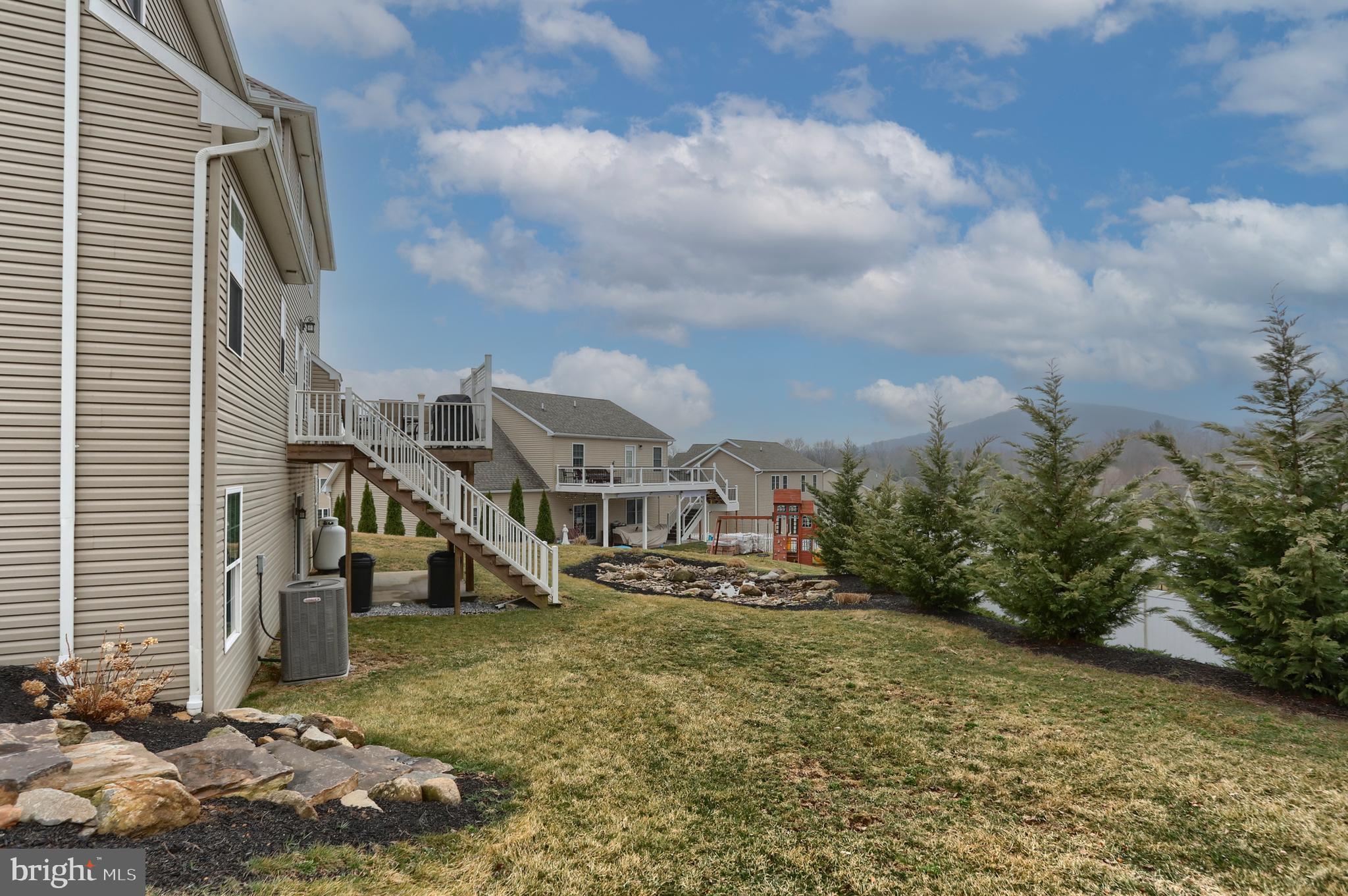 MOUNTAIN CREST ESTATES - Residential