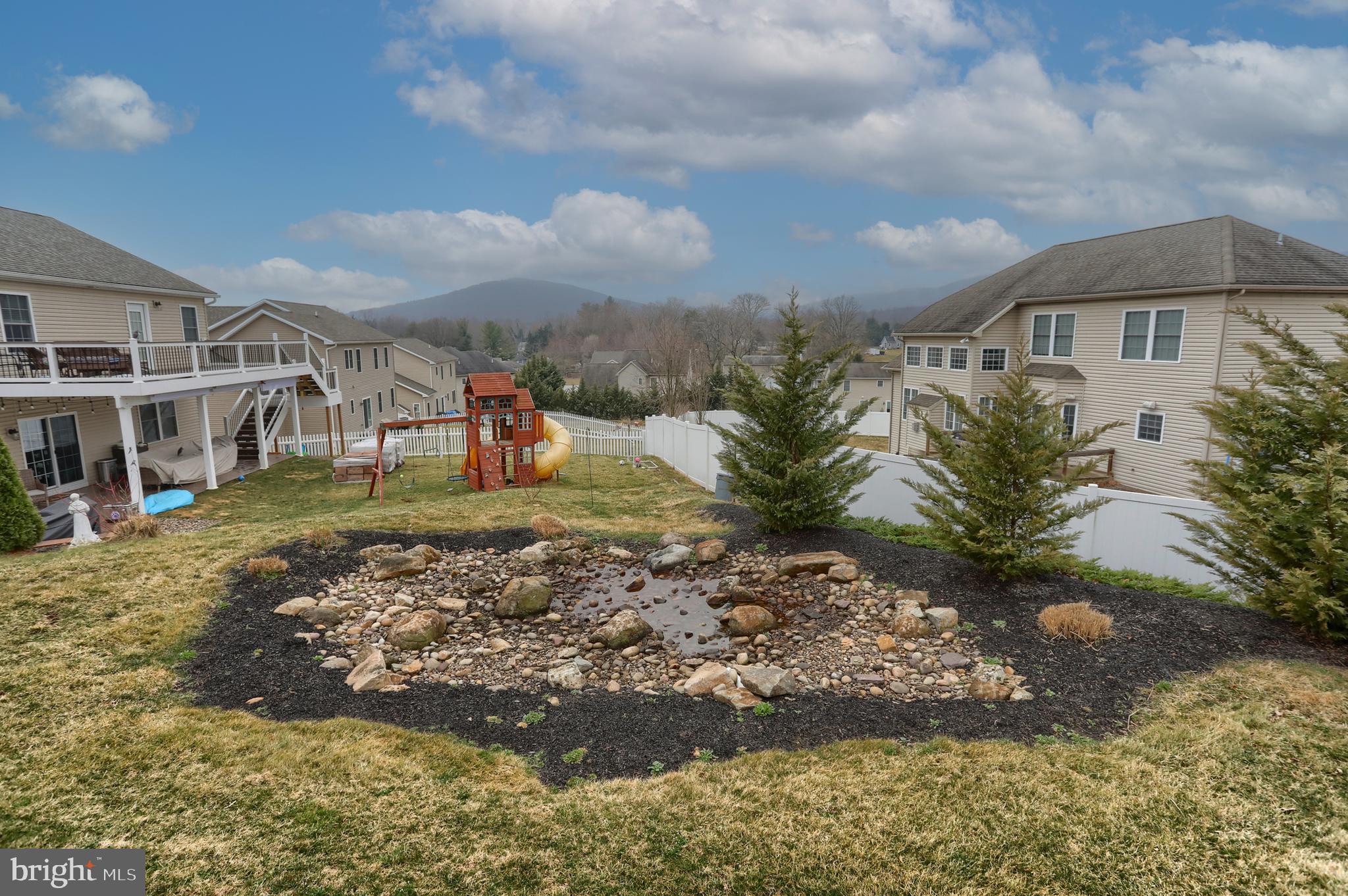 MOUNTAIN CREST ESTATES - Residential