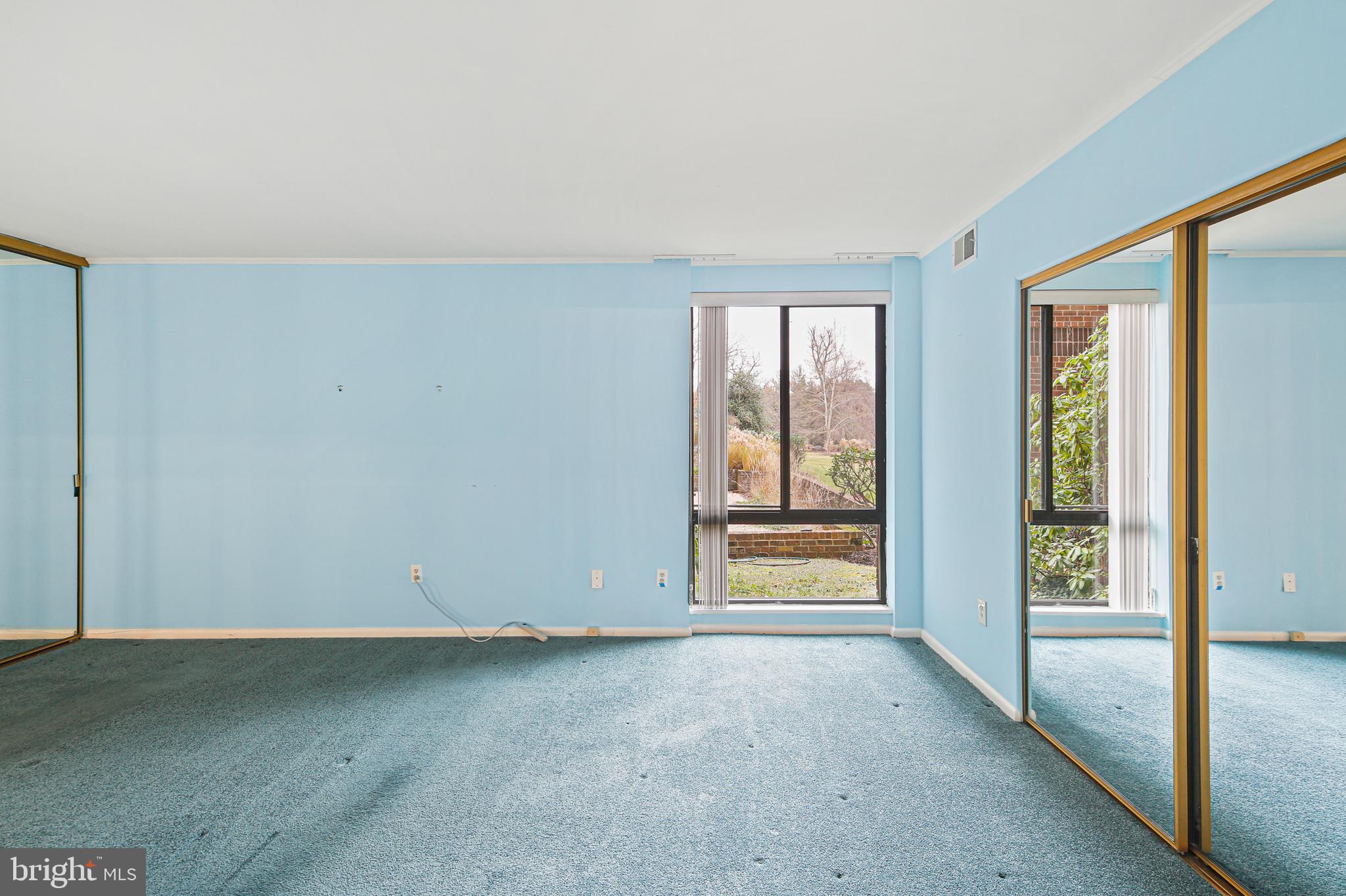 SUBURBAN OAKS - Residential