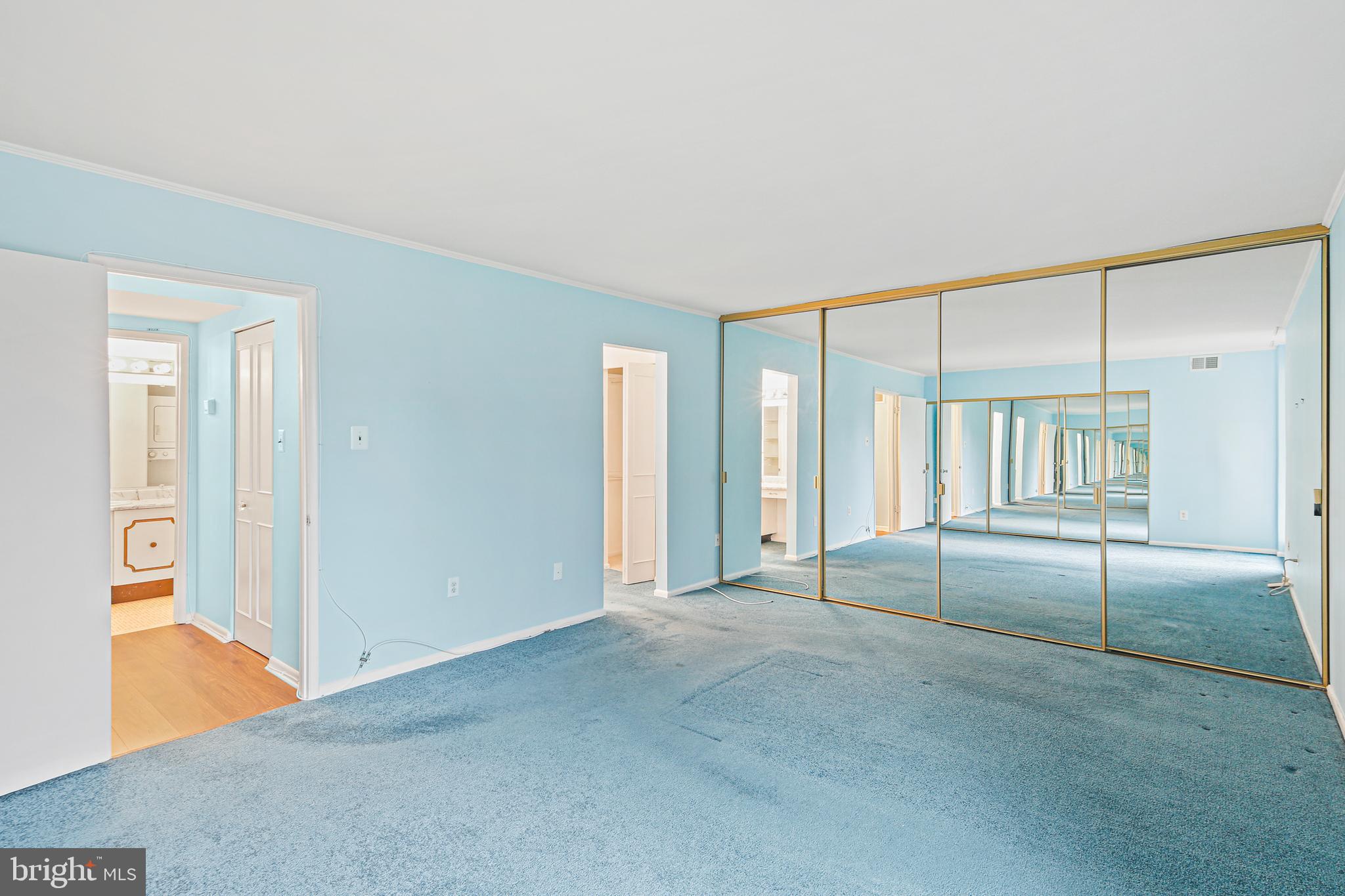 SUBURBAN OAKS - Residential