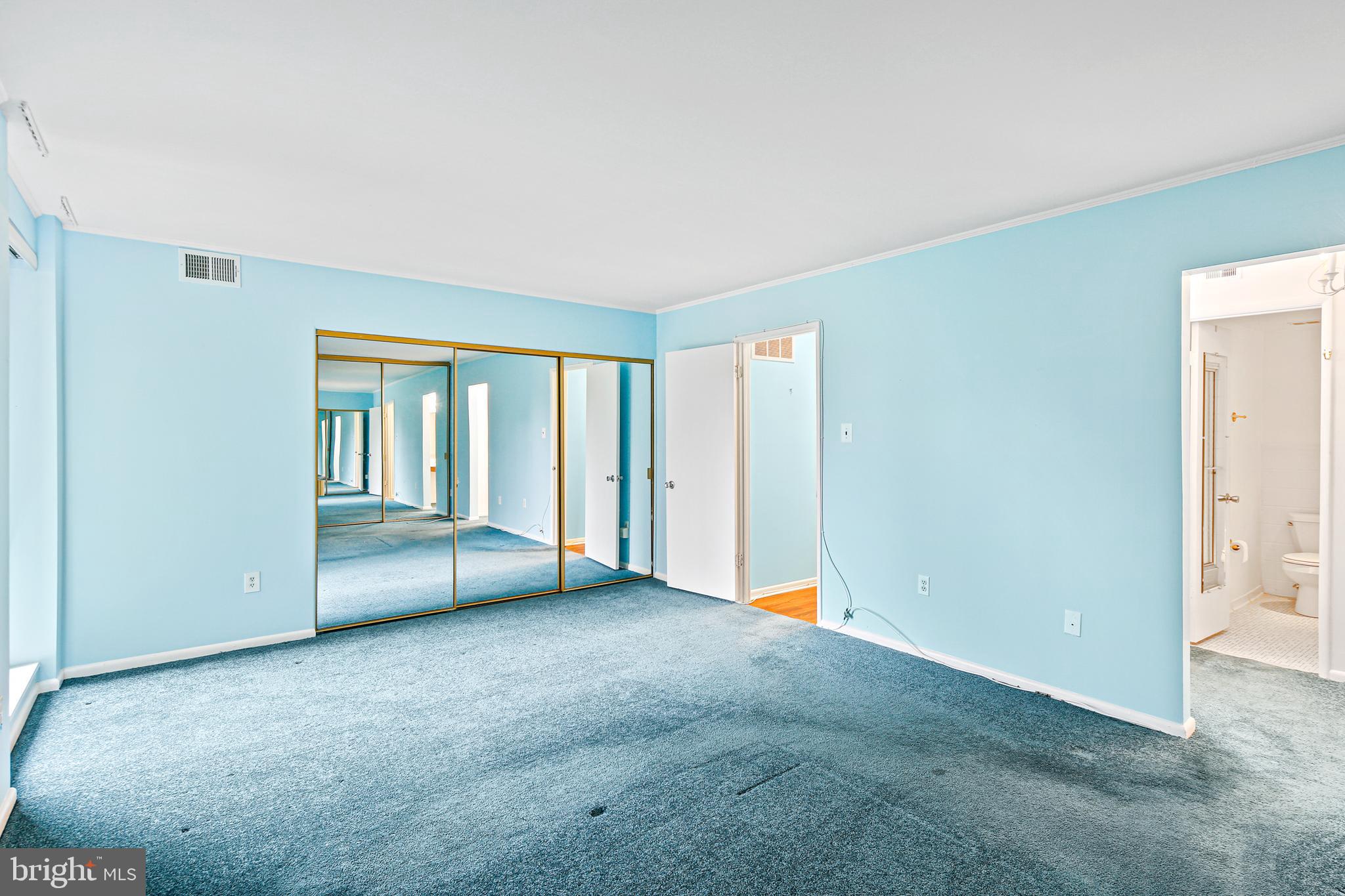 SUBURBAN OAKS - Residential