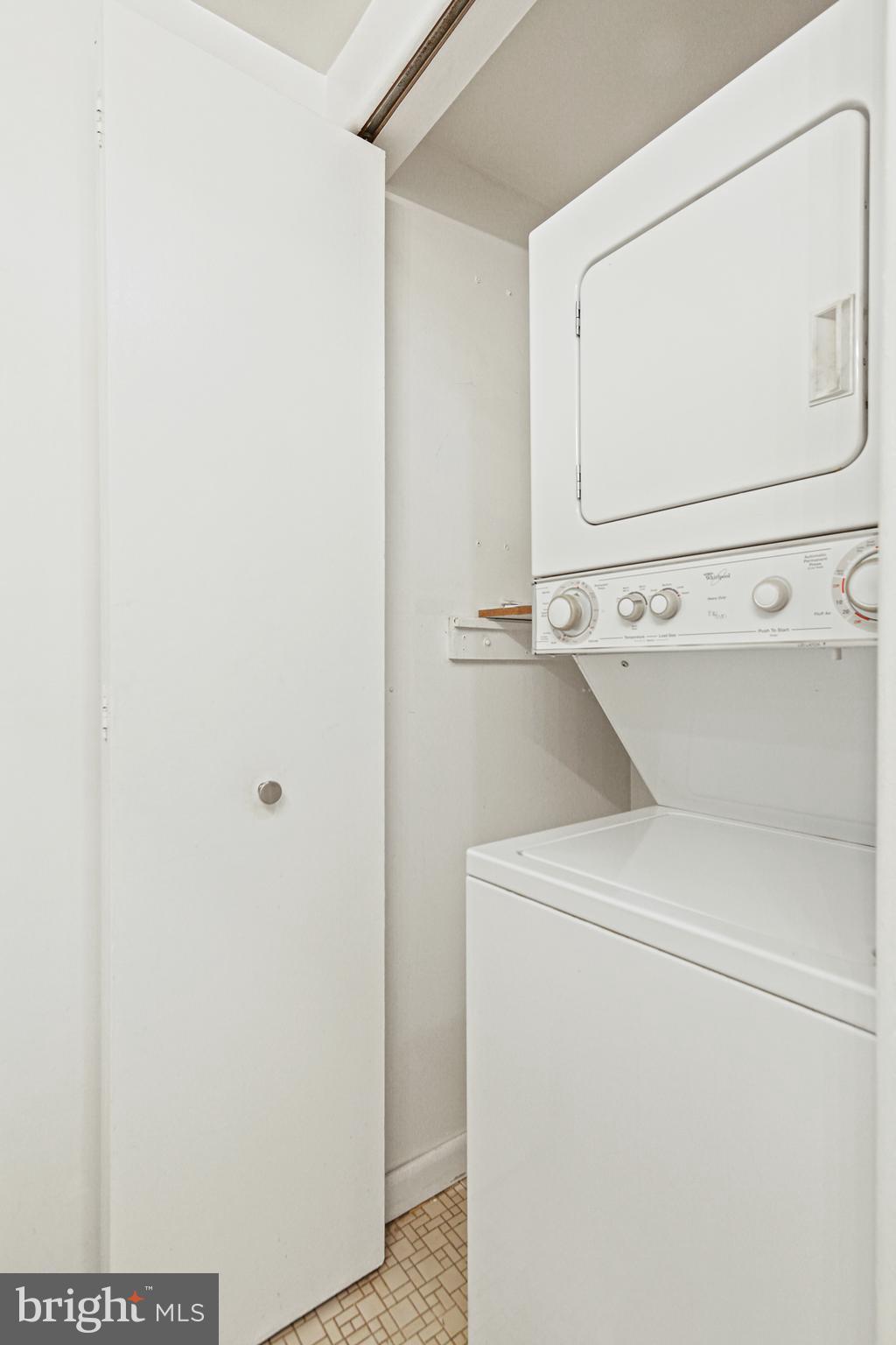 SUBURBAN OAKS - Residential