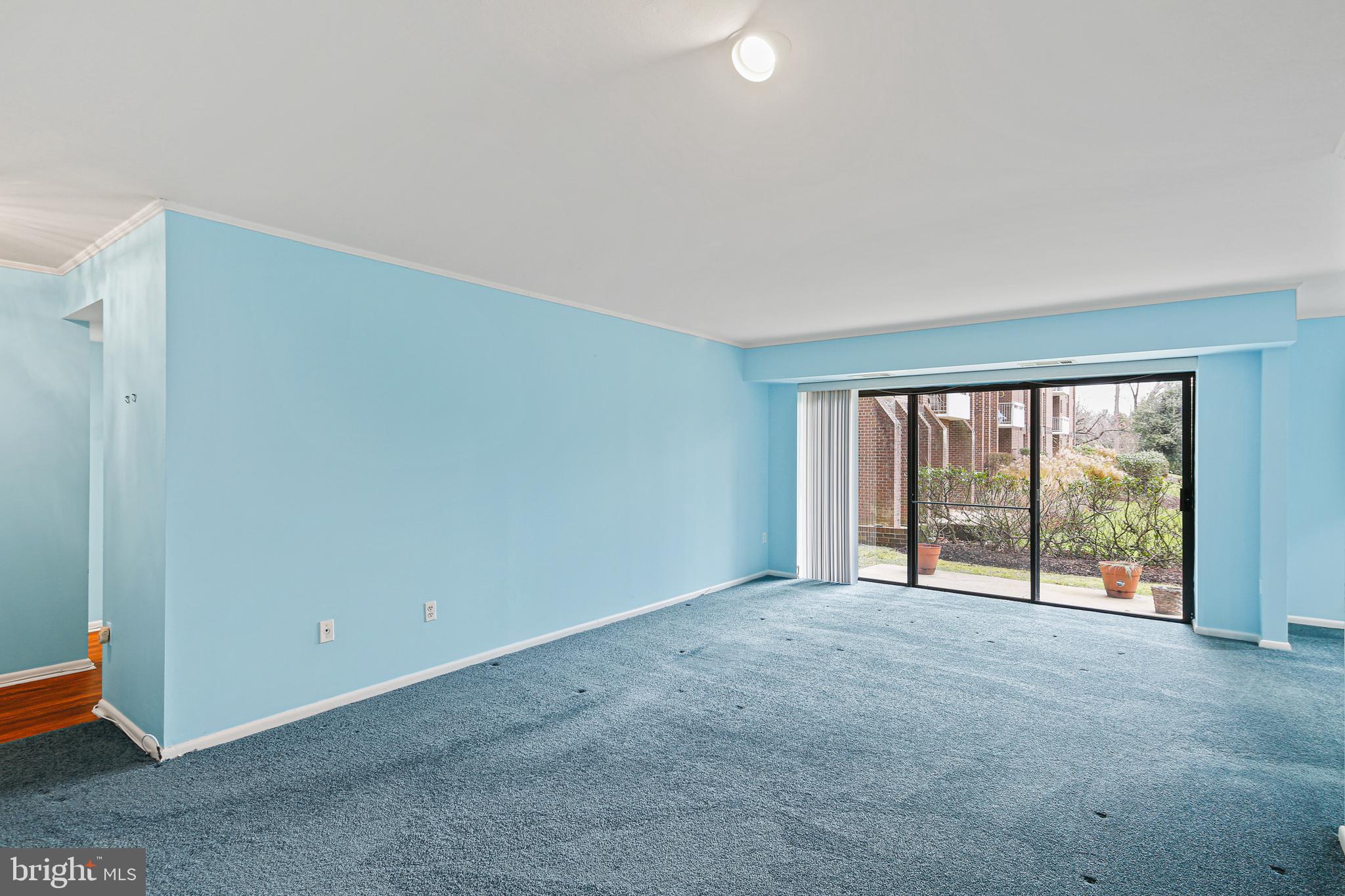 SUBURBAN OAKS - Residential