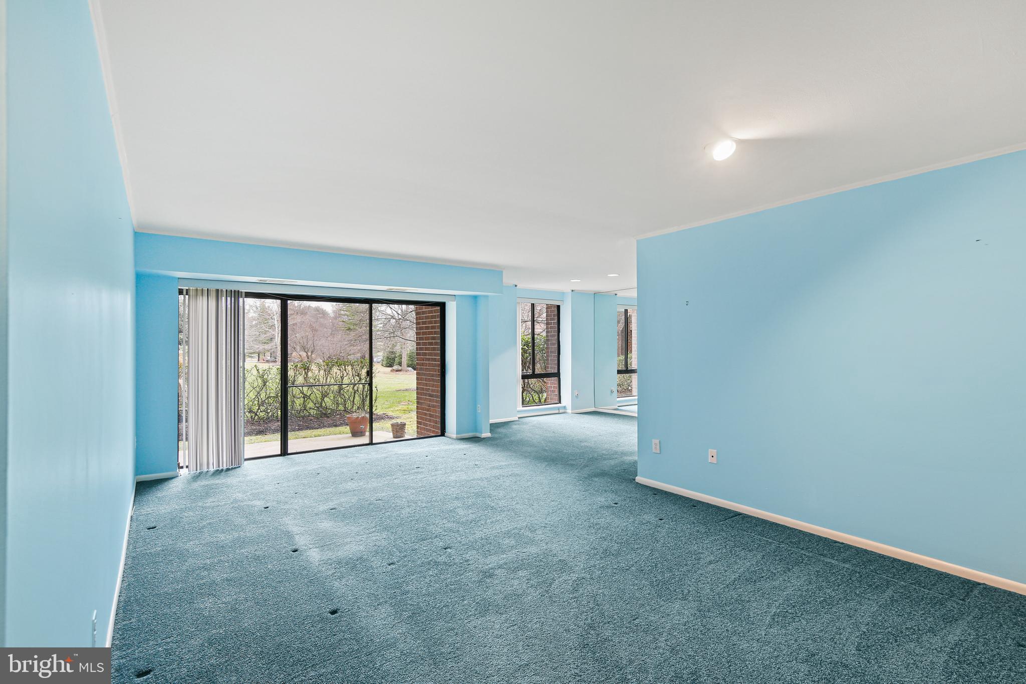 SUBURBAN OAKS - Residential