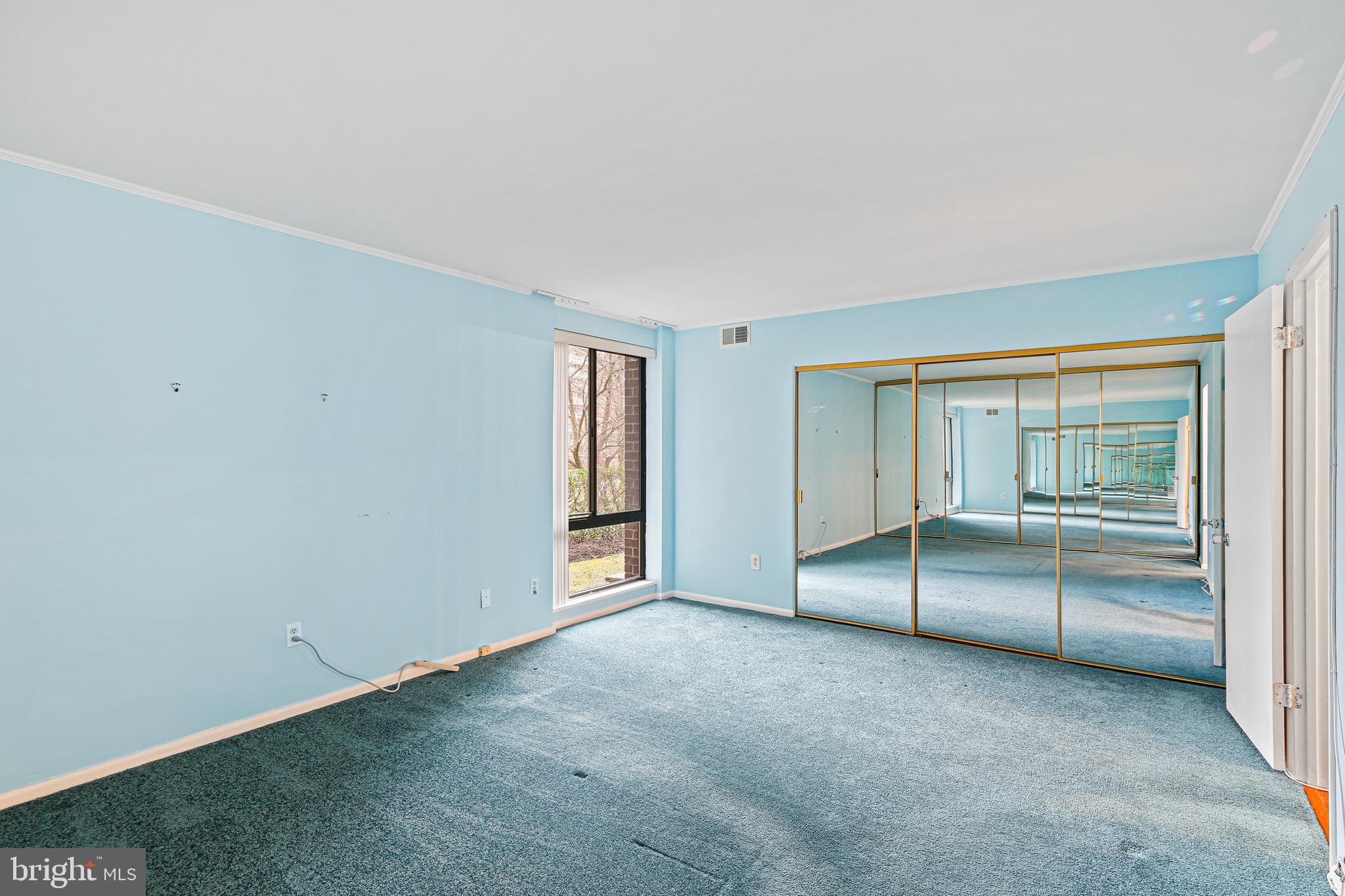 SUBURBAN OAKS - Residential