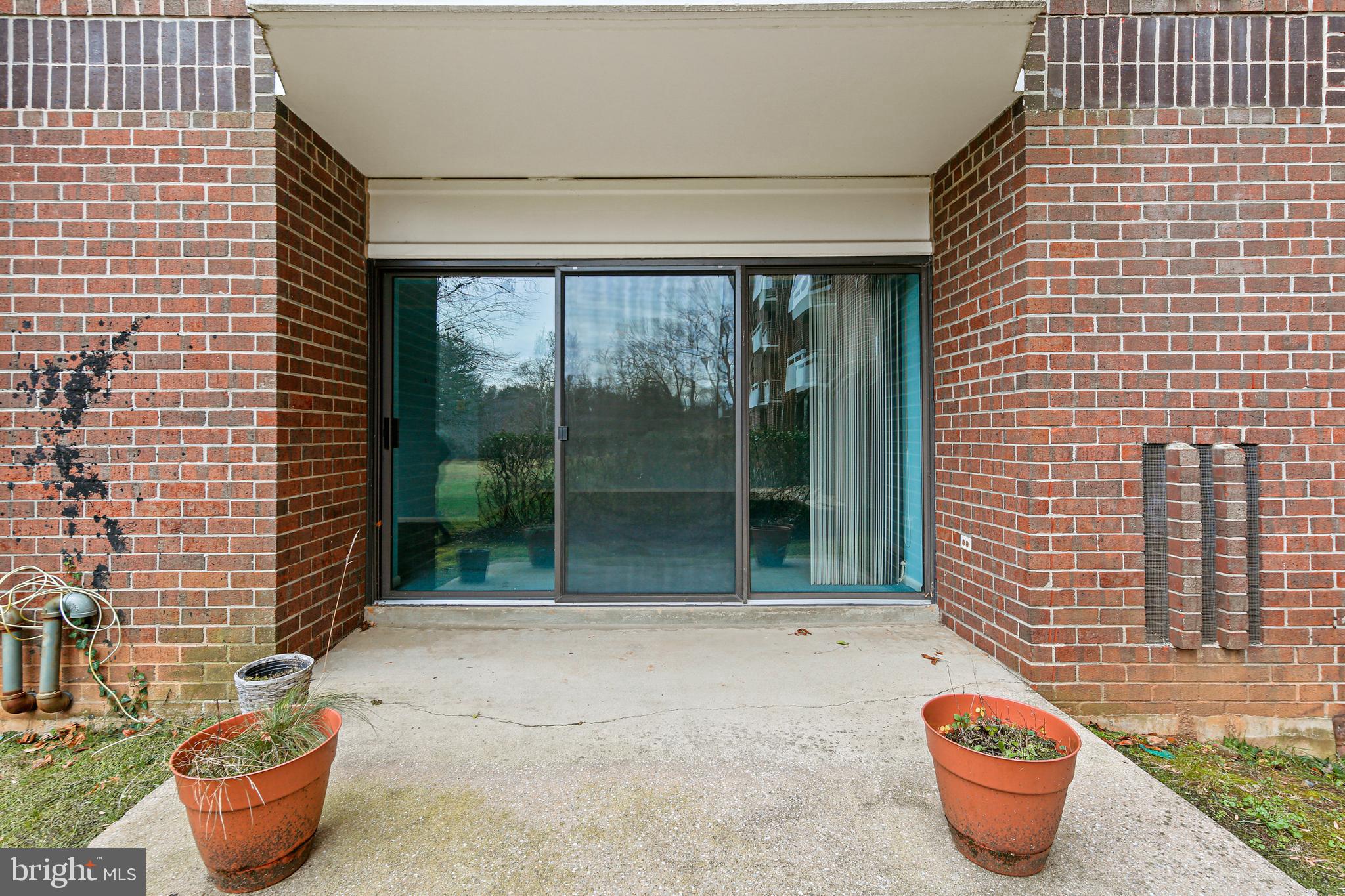 SUBURBAN OAKS - Residential