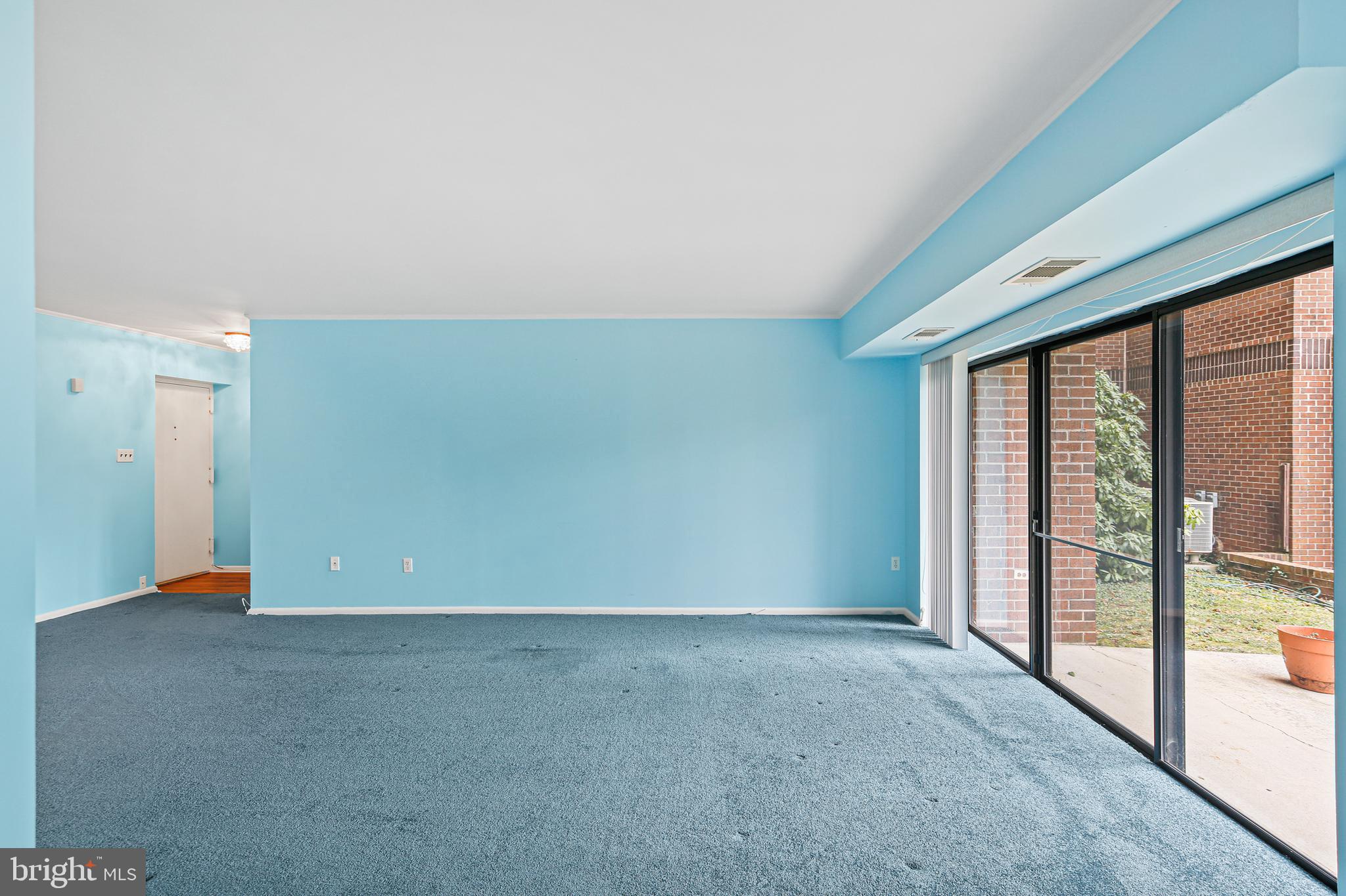 SUBURBAN OAKS - Residential