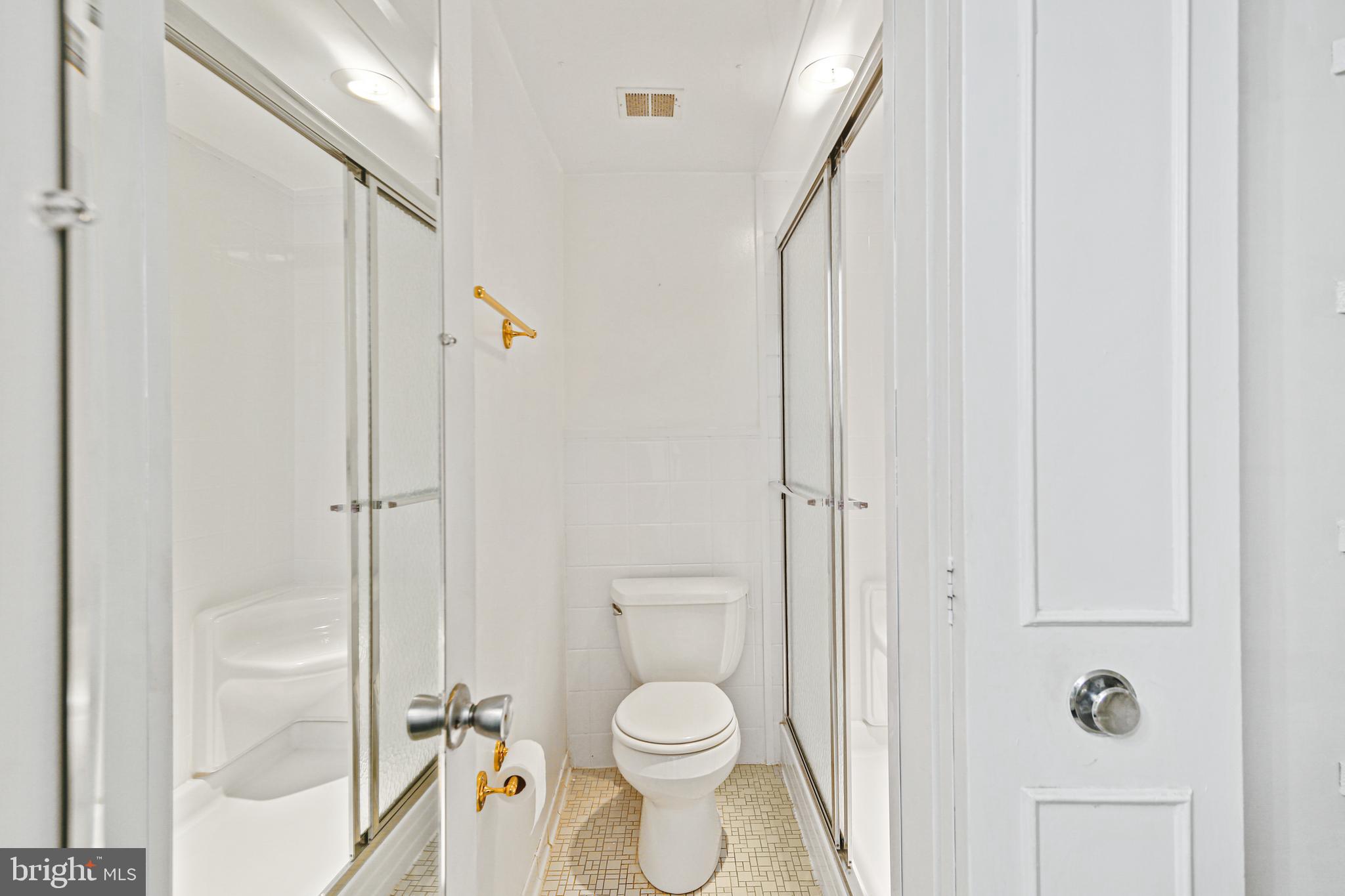 SUBURBAN OAKS - Residential