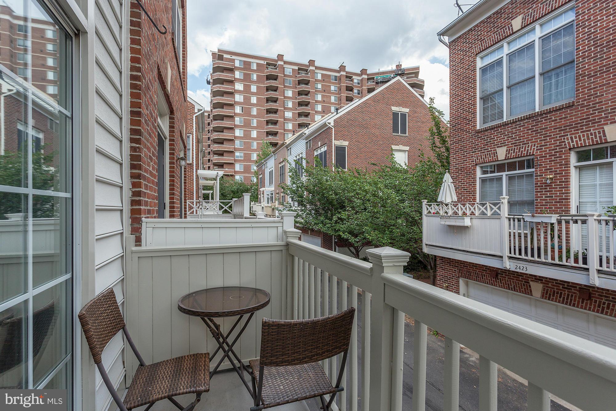 COURTHOUSE HILL - Residential