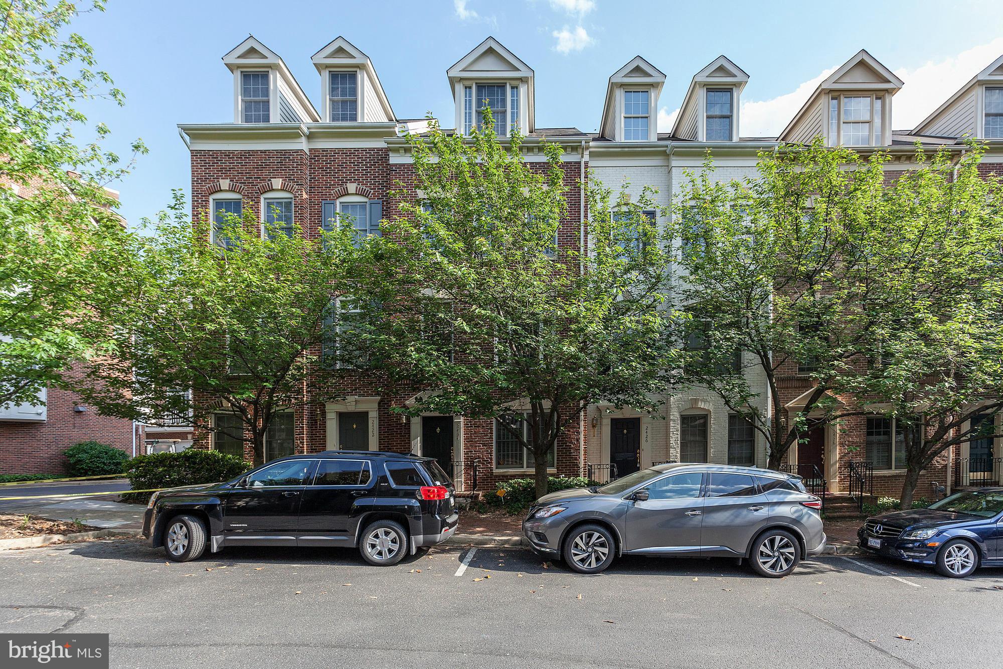 COURTHOUSE HILL - Residential