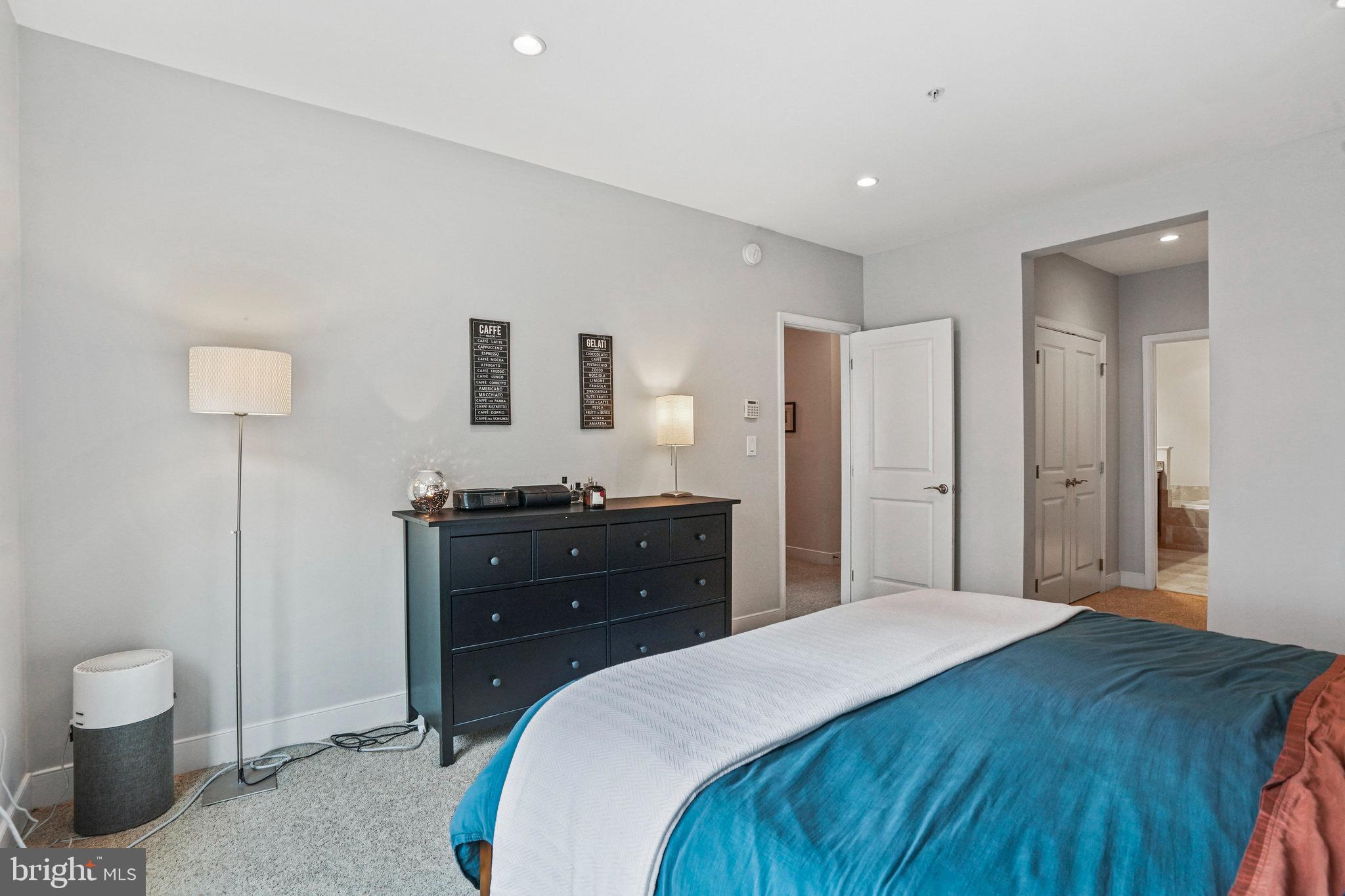 RHODES HILL SQUARE - Residential