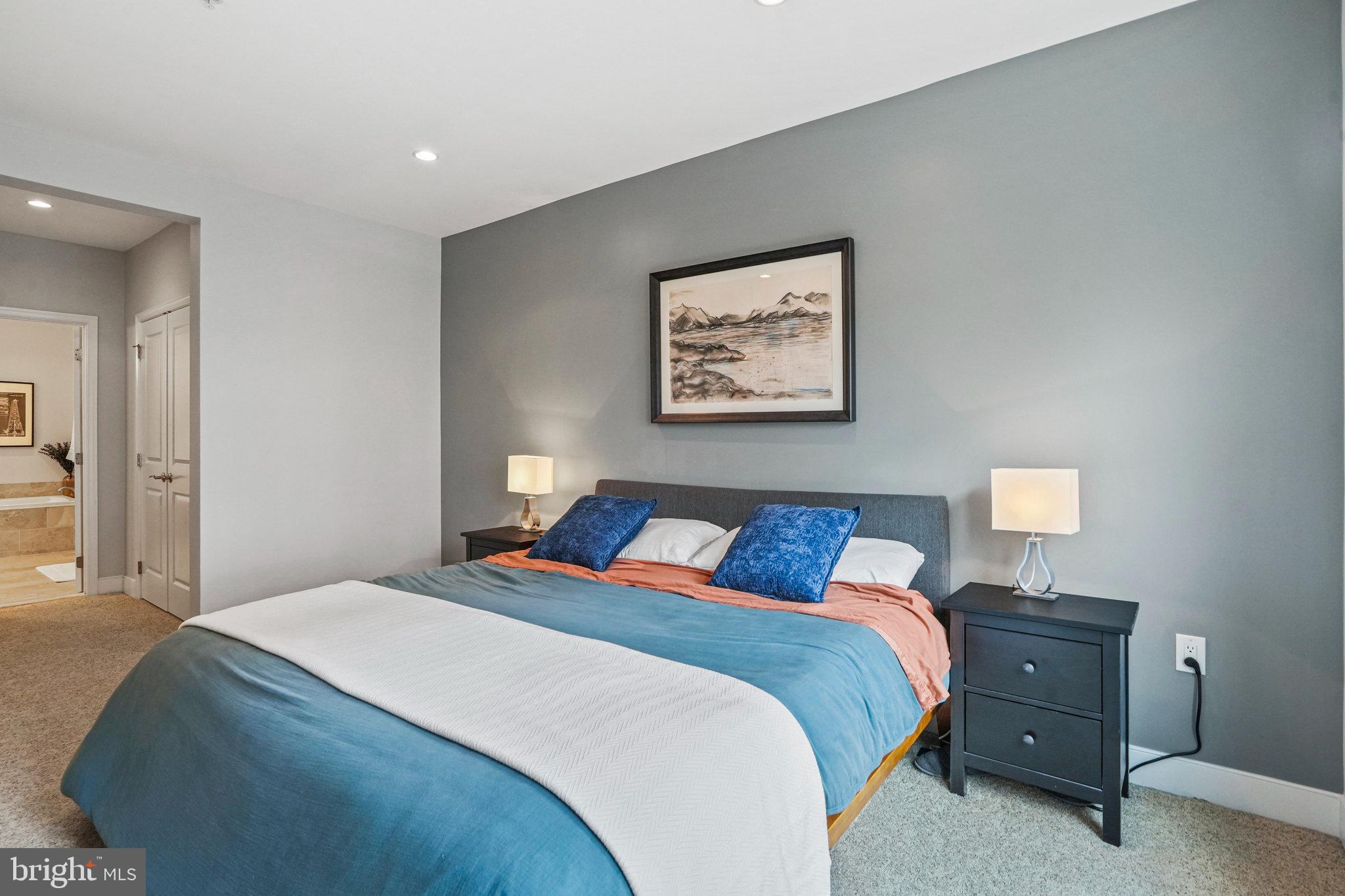 RHODES HILL SQUARE - Residential