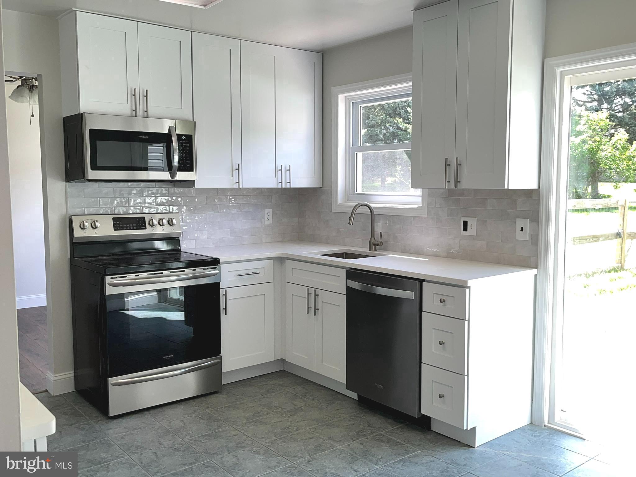 NEWTOWN CROSSING - Residential Lease