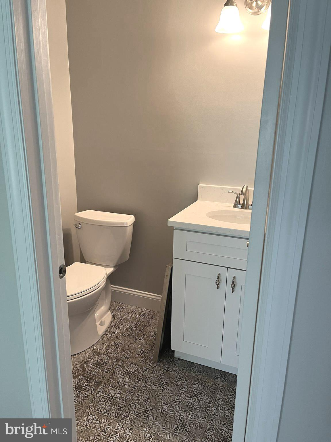 NEWTOWN CROSSING - Residential Lease