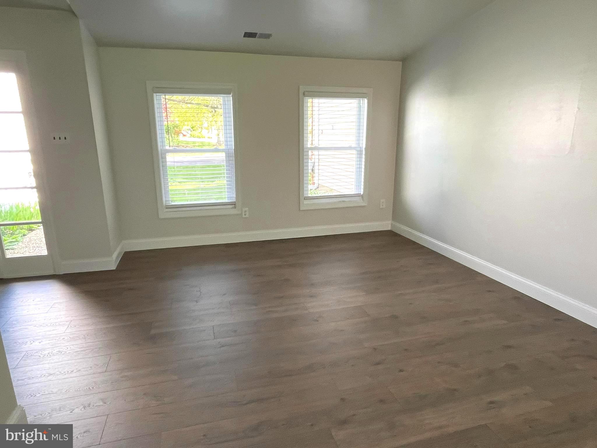 NEWTOWN CROSSING - Residential Lease