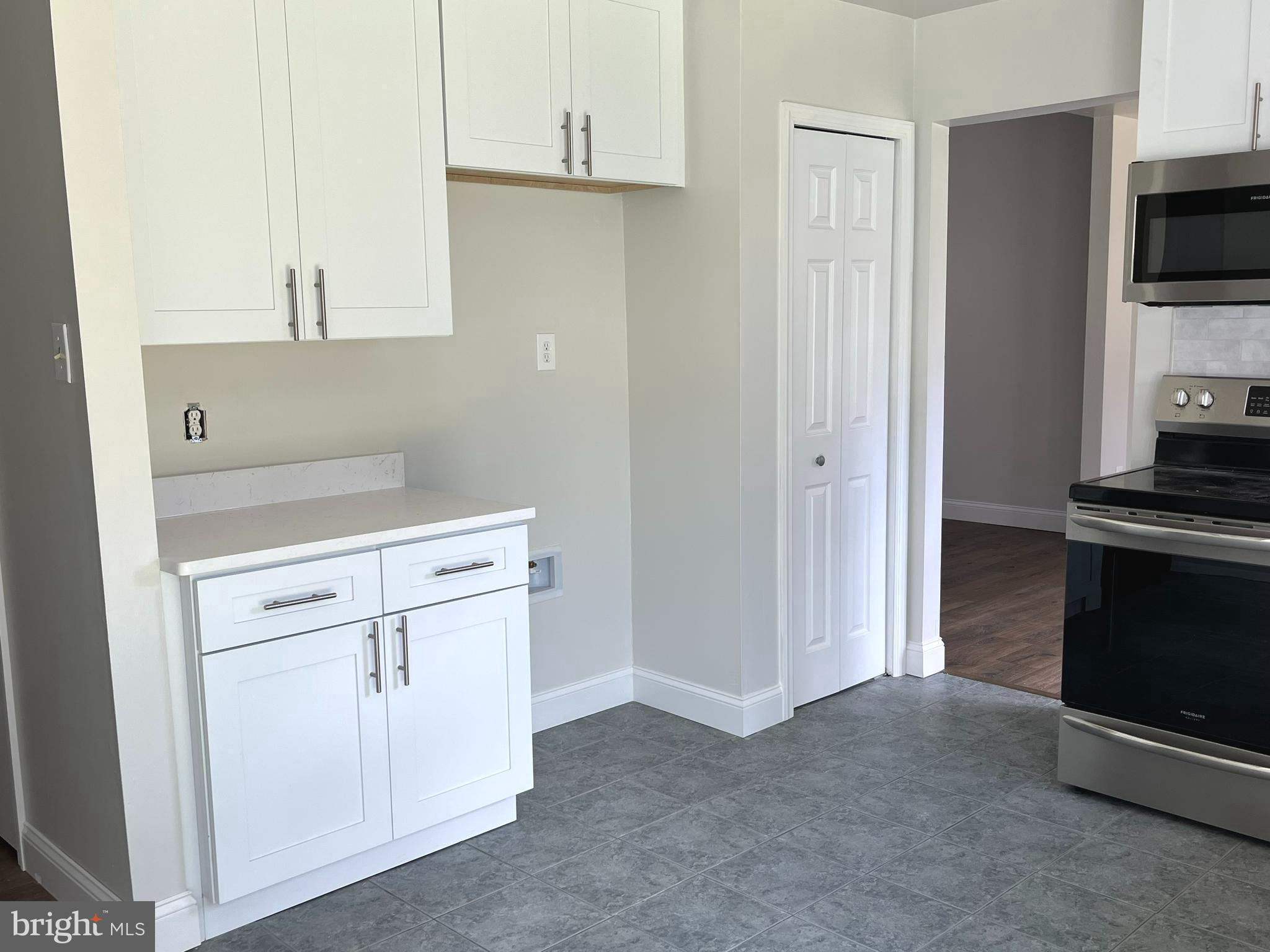 NEWTOWN CROSSING - Residential Lease