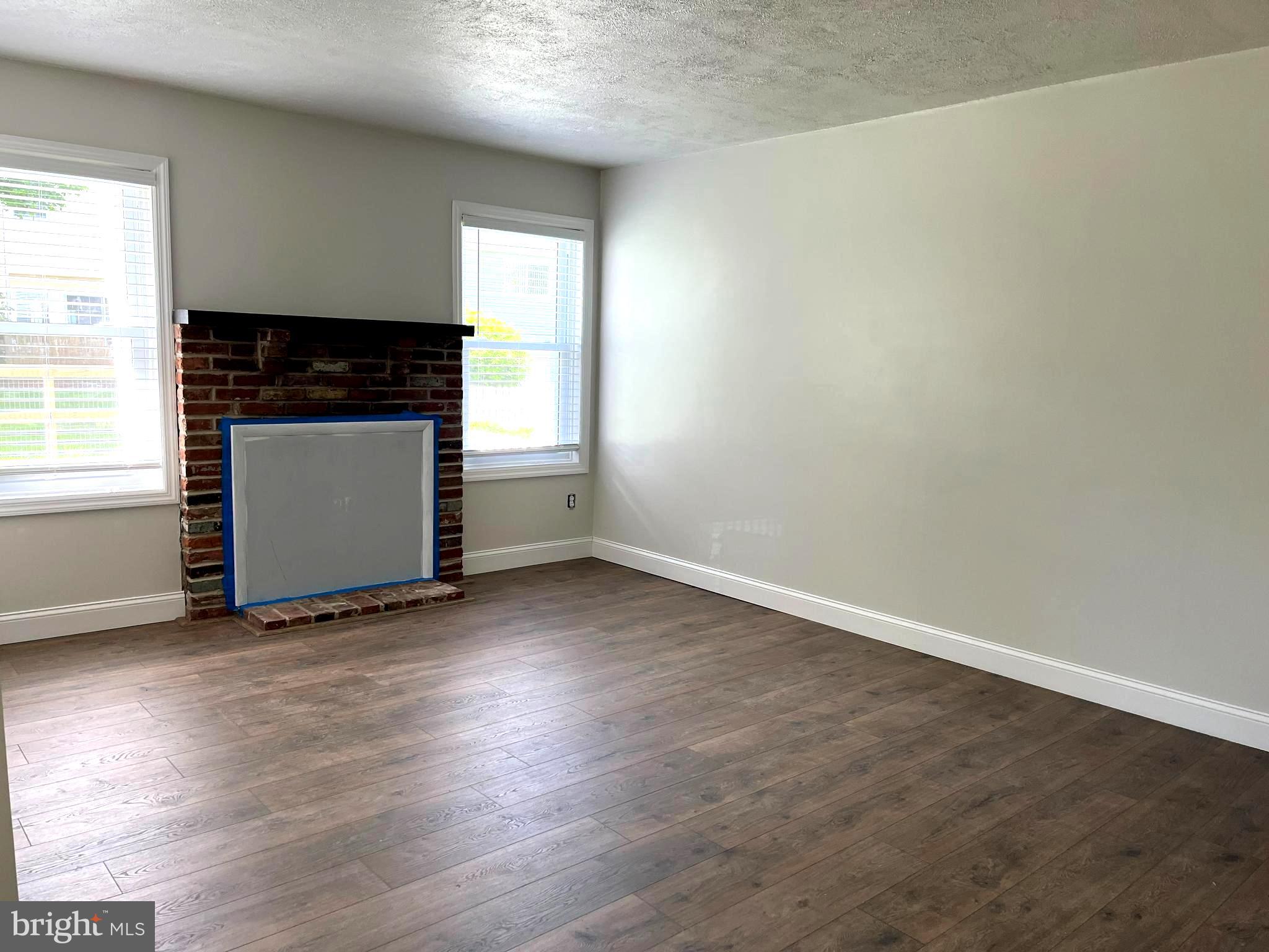 NEWTOWN CROSSING - Residential Lease