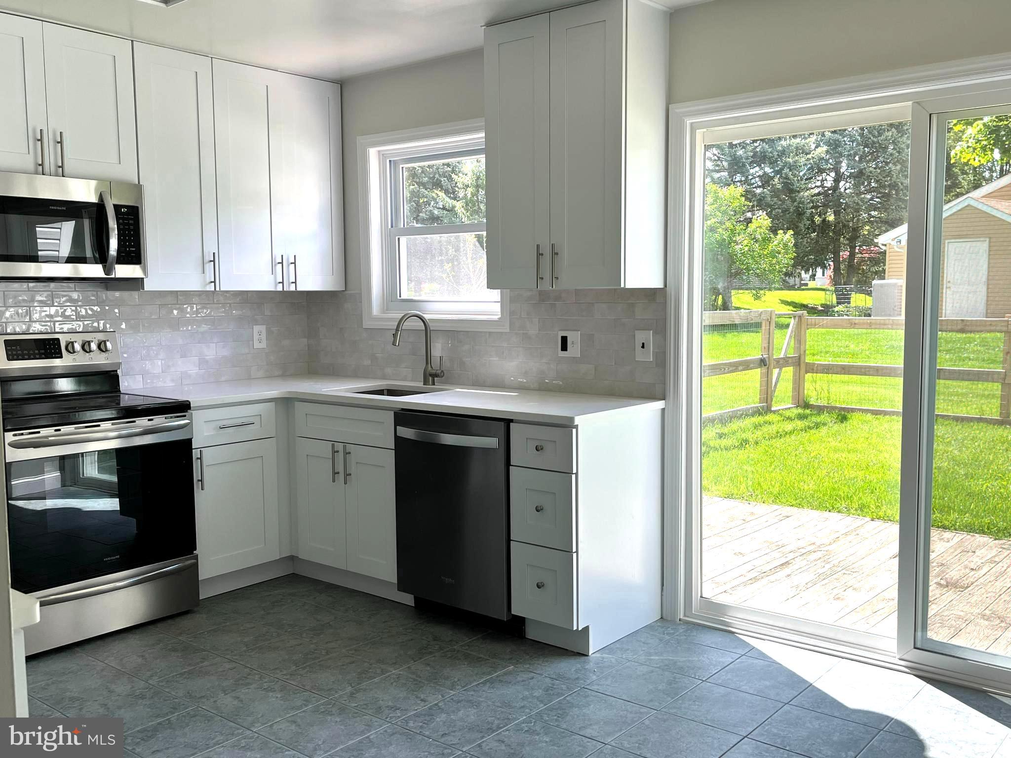 NEWTOWN CROSSING - Residential Lease