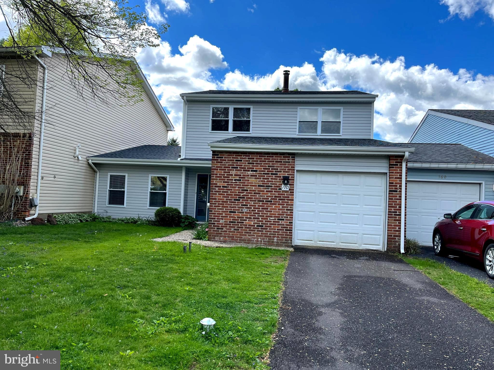 NEWTOWN CROSSING - Residential Lease