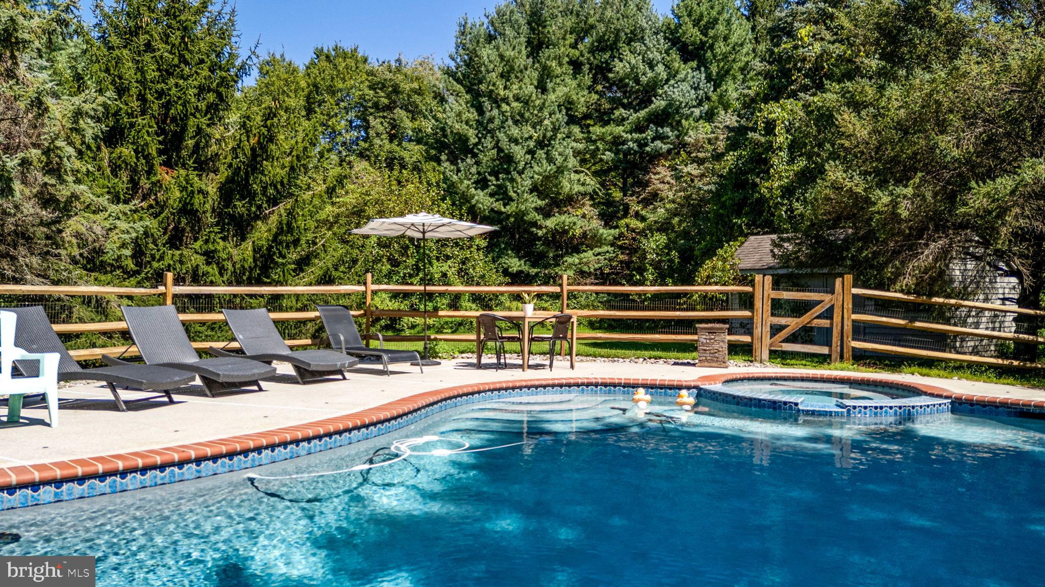 35 RED OAK DRIVE
