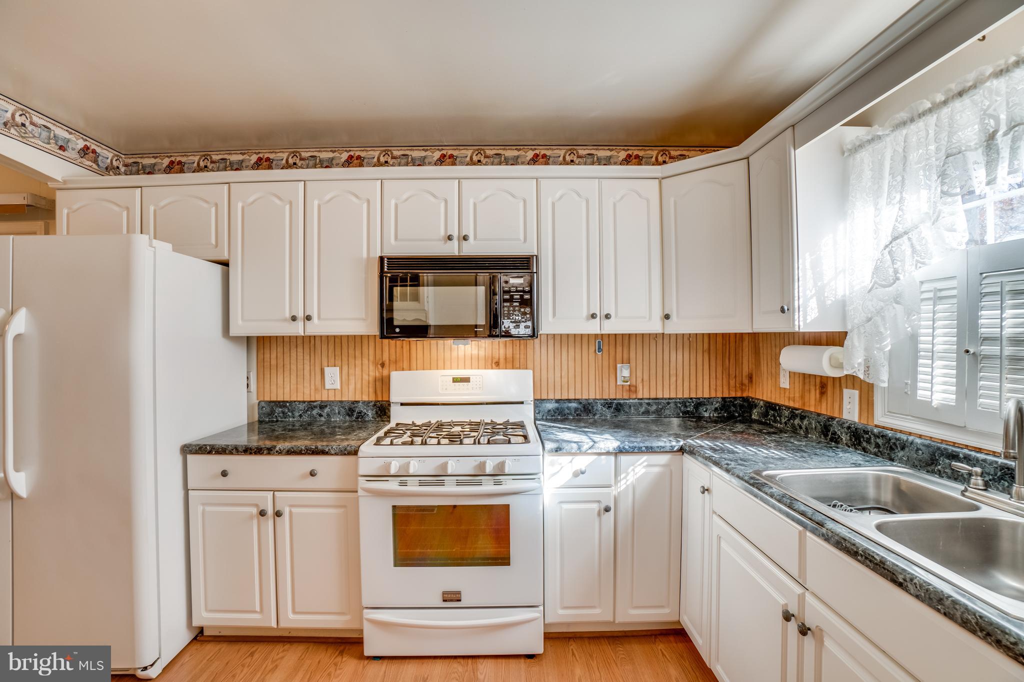 WAVERLY VILLAGE - Residential