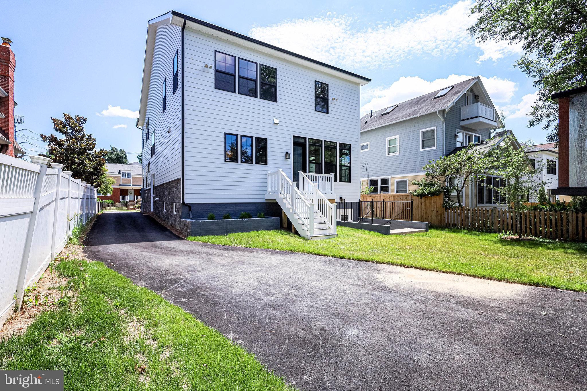 FALLS CHURCH PARK - Residential