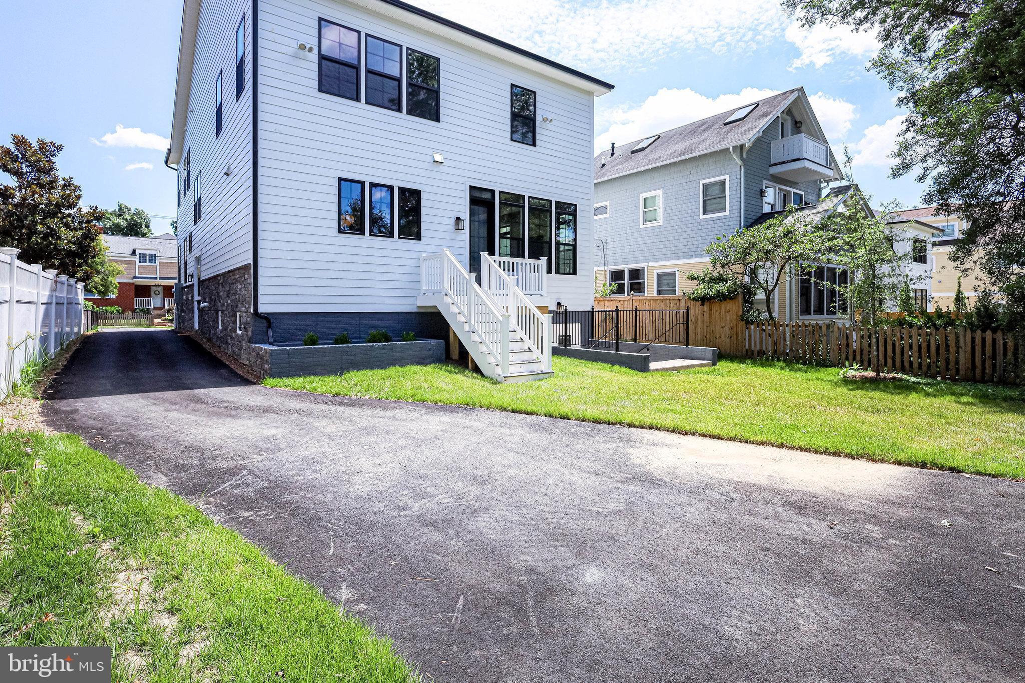 FALLS CHURCH PARK - Residential