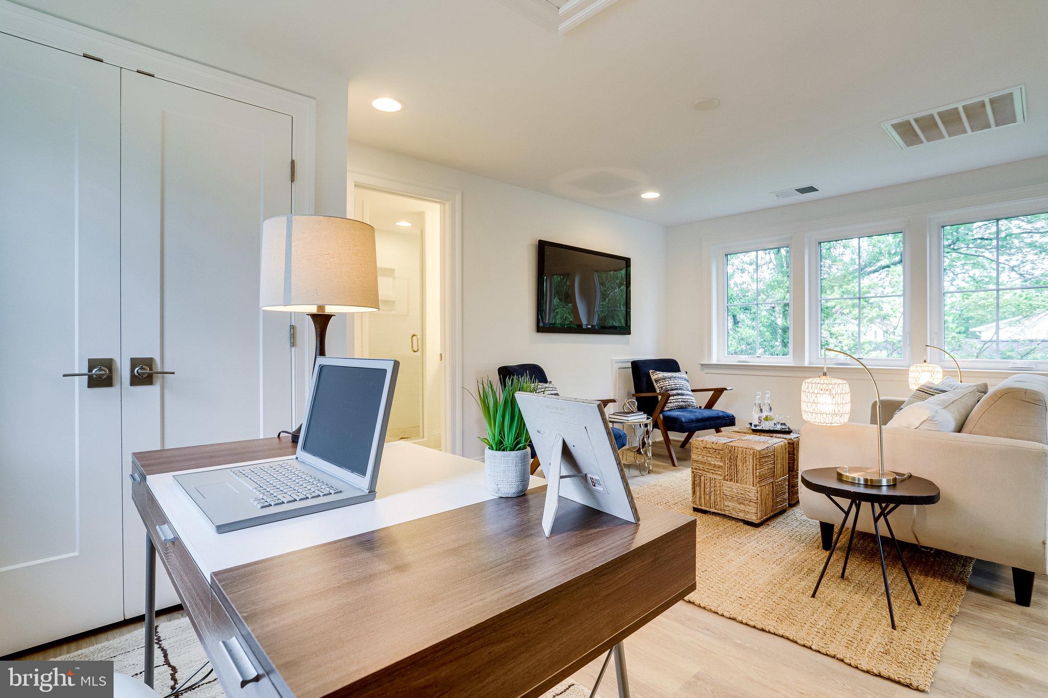 FALLS CHURCH PARK - Residential