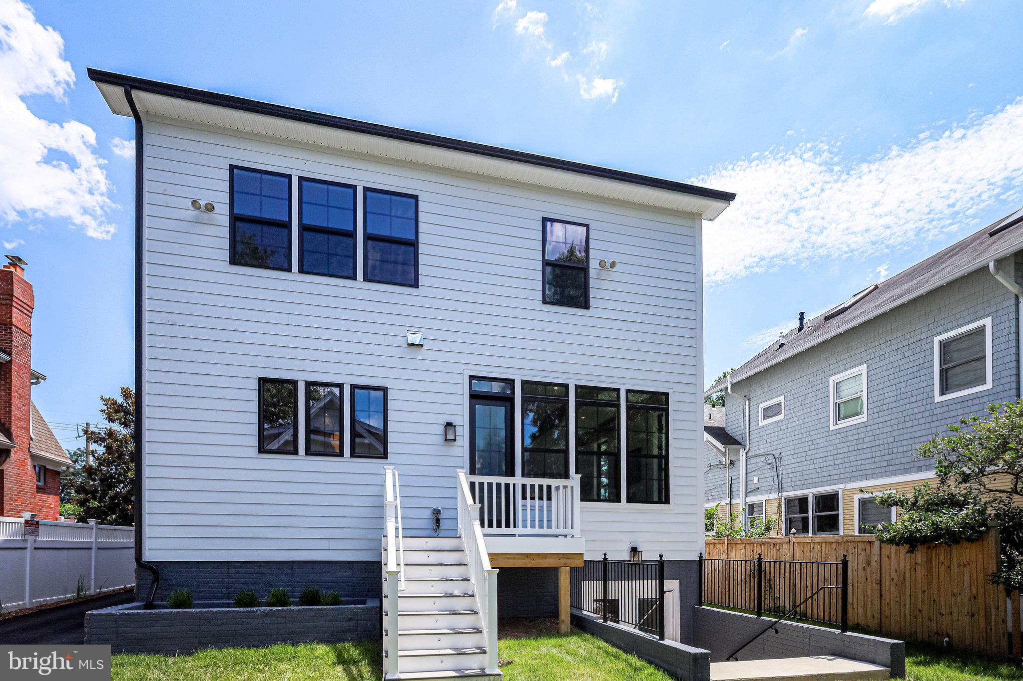 FALLS CHURCH PARK - Residential