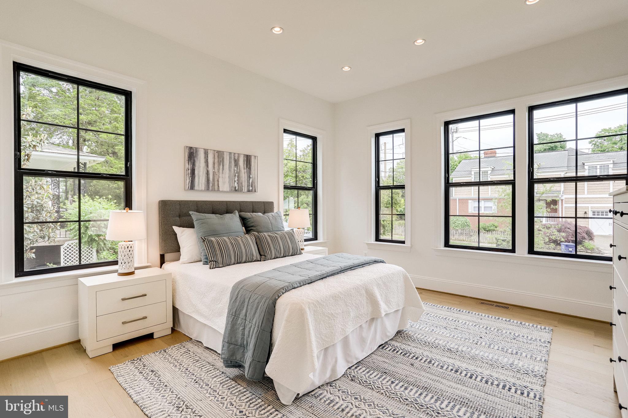 FALLS CHURCH PARK - Residential