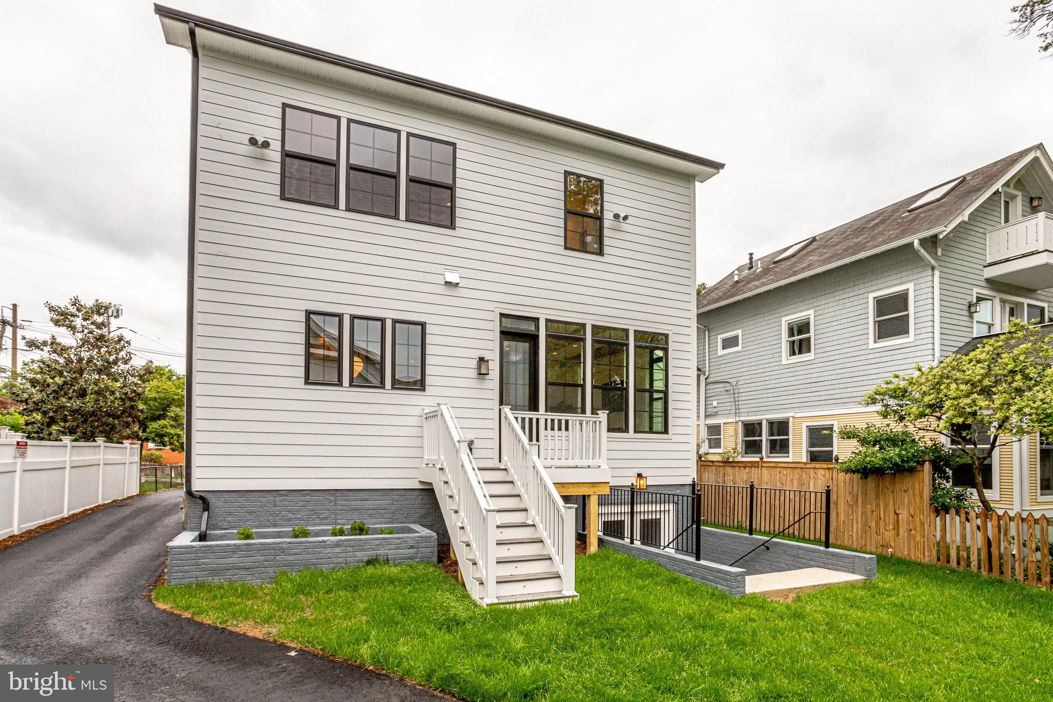 FALLS CHURCH PARK - Residential