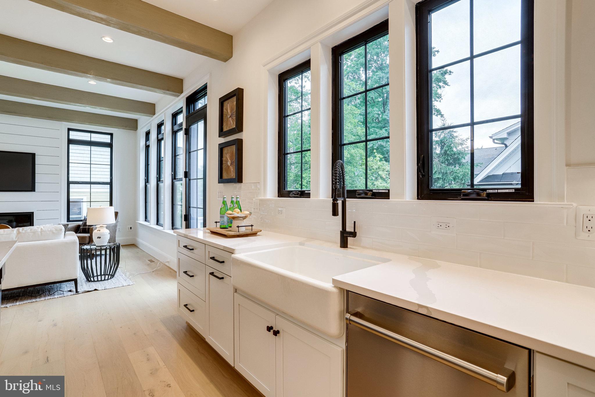 FALLS CHURCH PARK - Residential