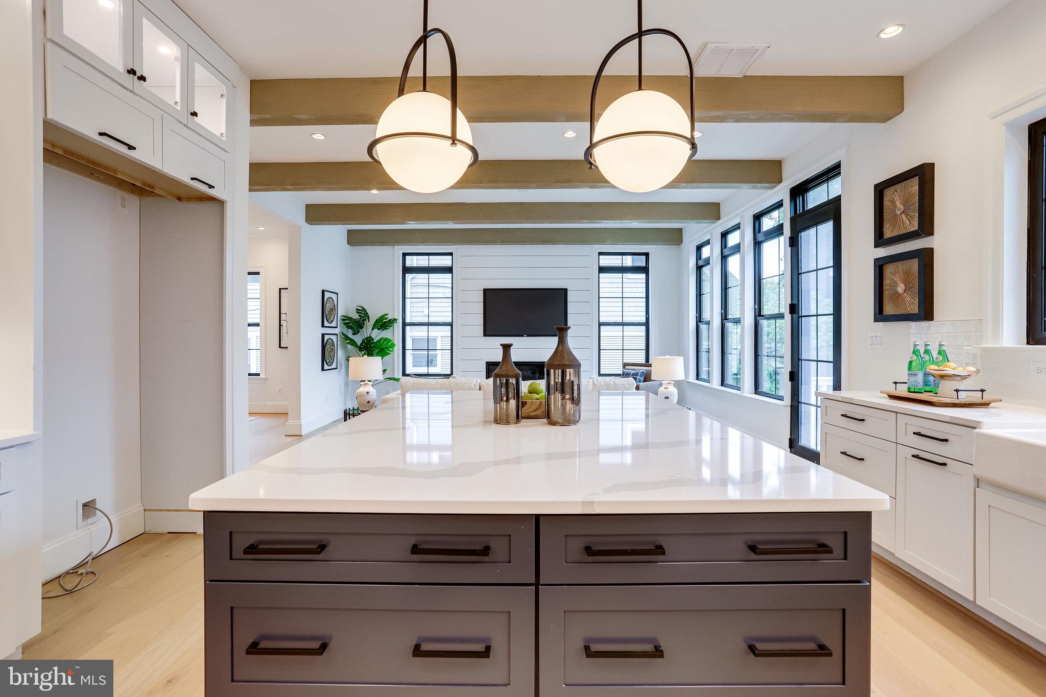 FALLS CHURCH PARK - Residential