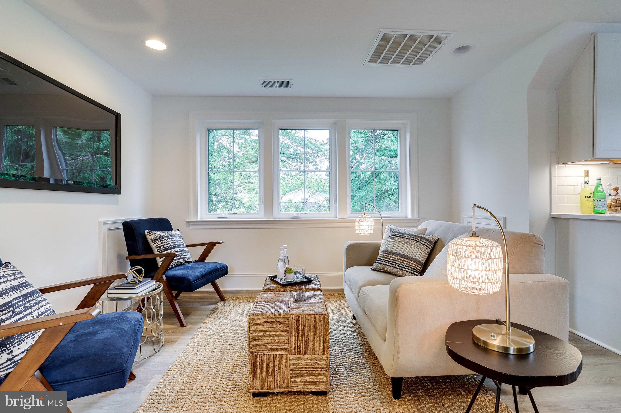 FALLS CHURCH PARK - Residential