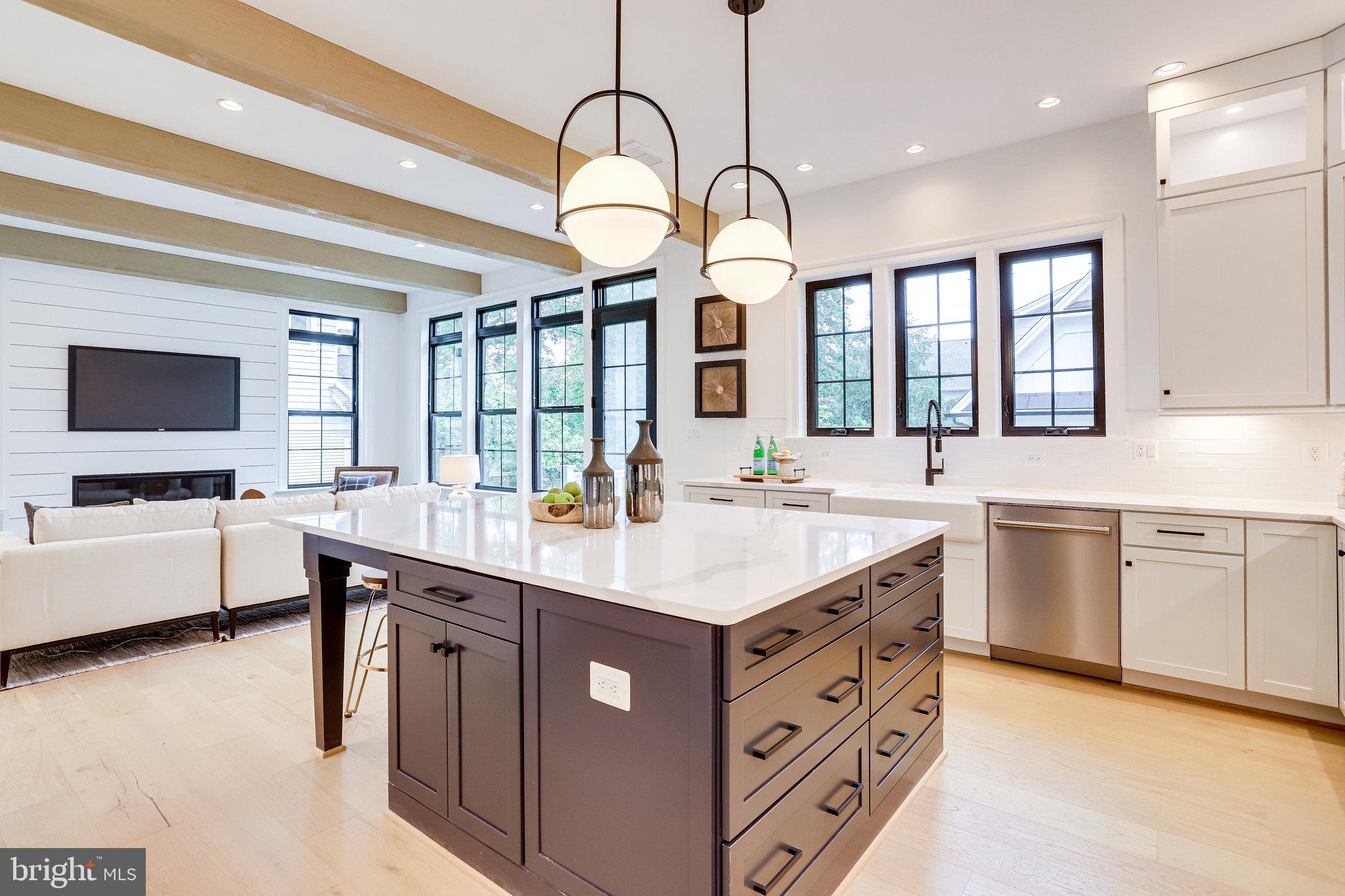 FALLS CHURCH PARK - Residential