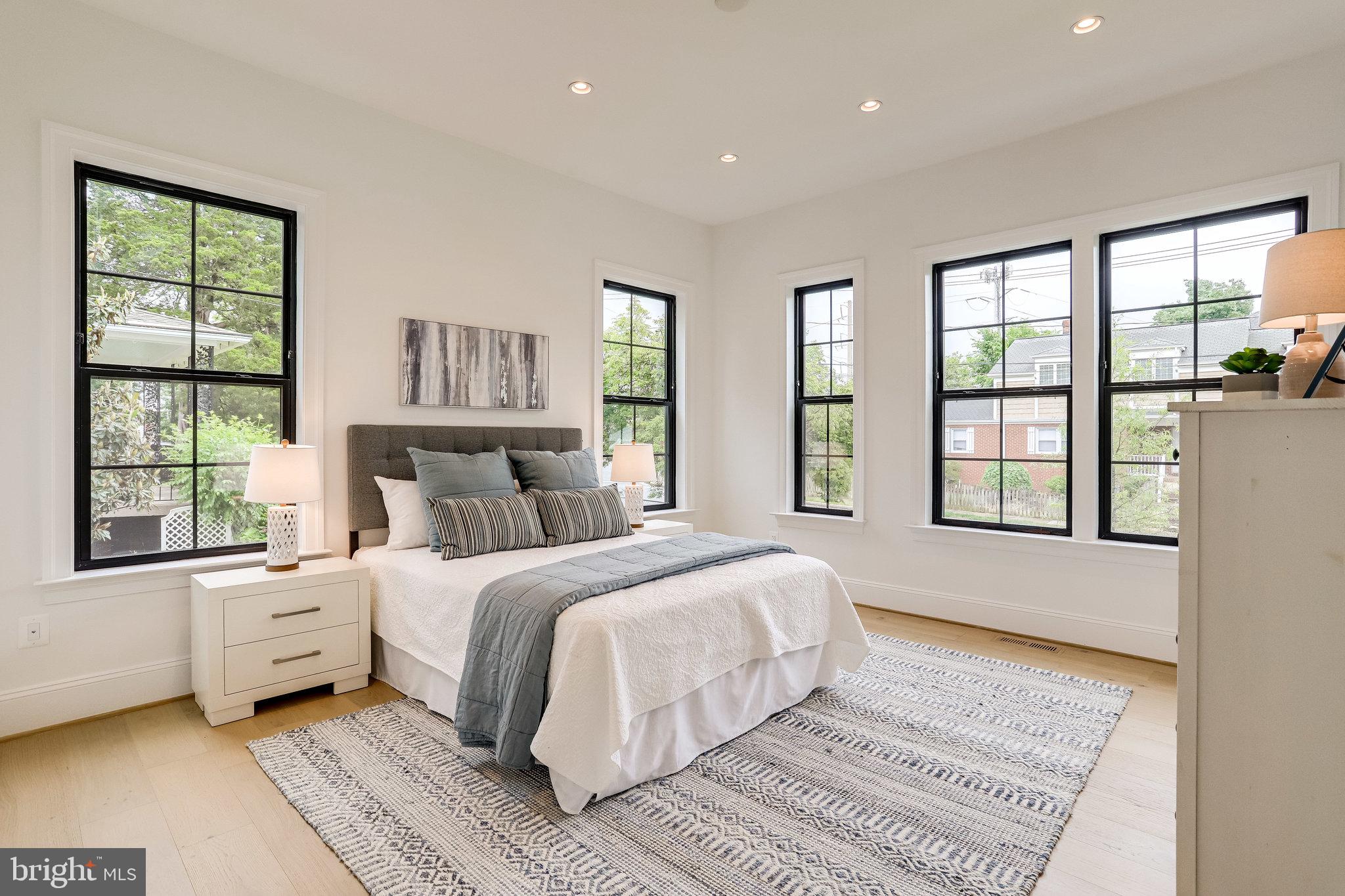 FALLS CHURCH PARK - Residential