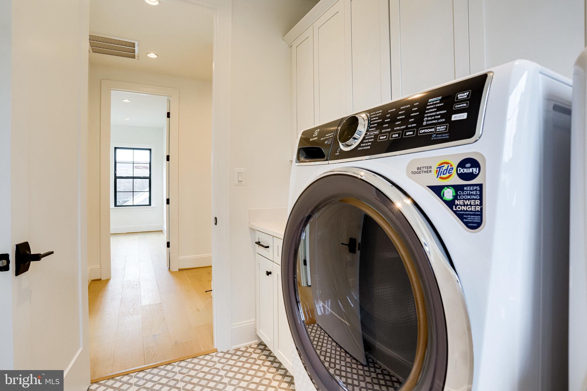 FALLS CHURCH PARK - Residential