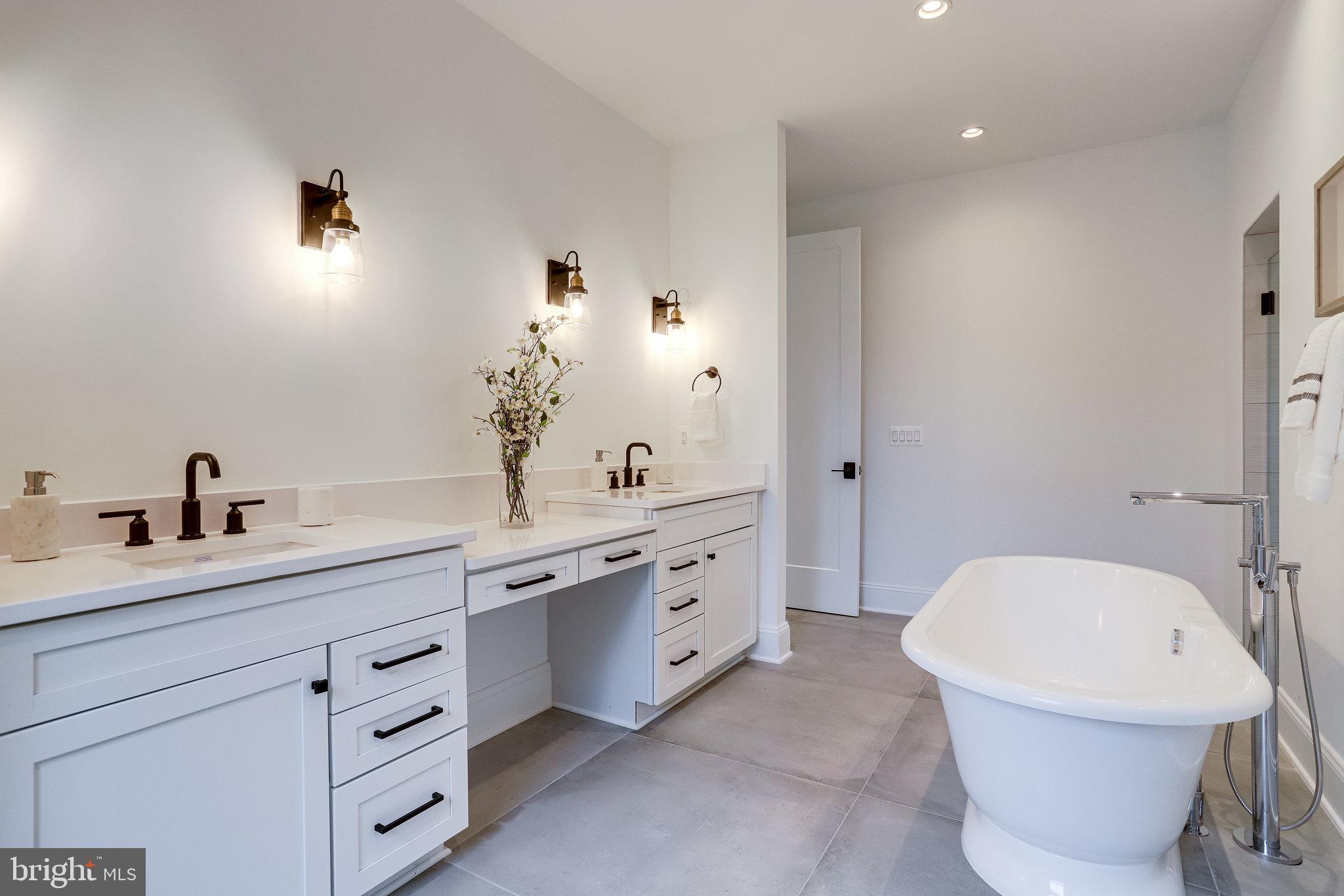 FALLS CHURCH PARK - Residential