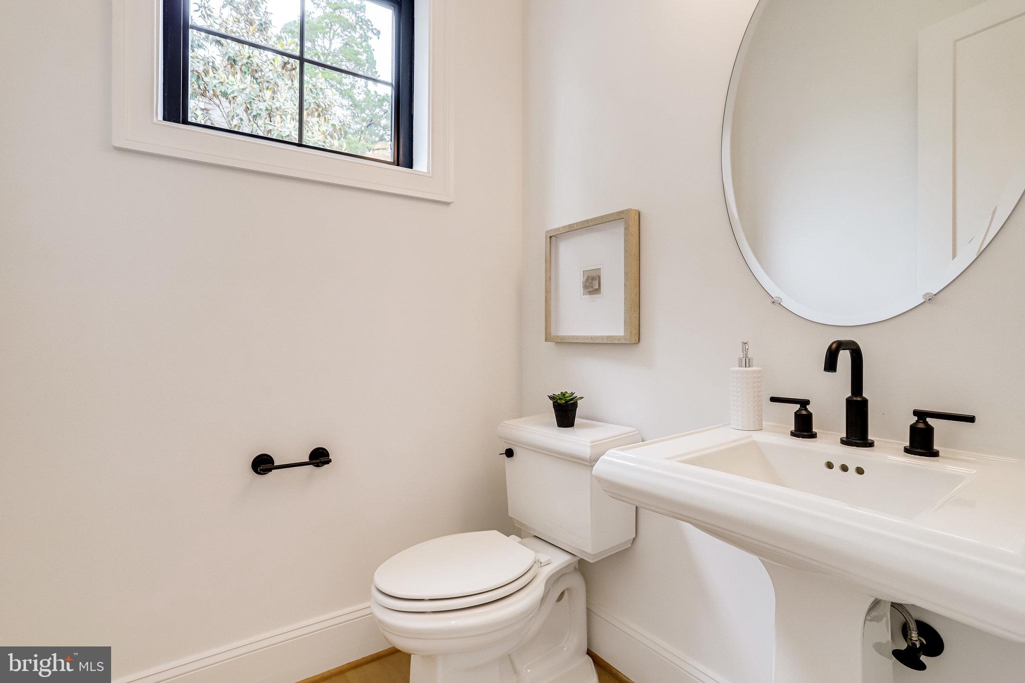 FALLS CHURCH PARK - Residential