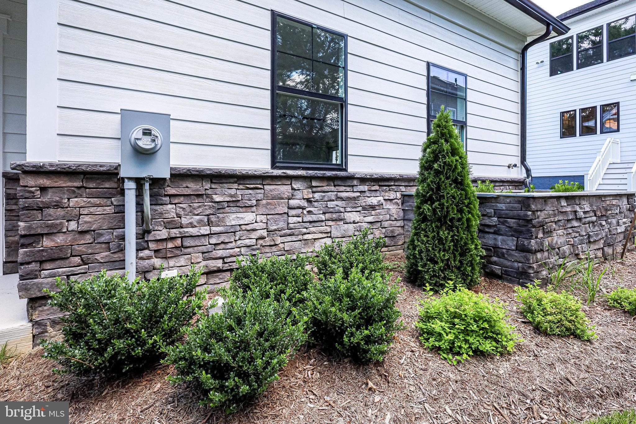 FALLS CHURCH PARK - Residential