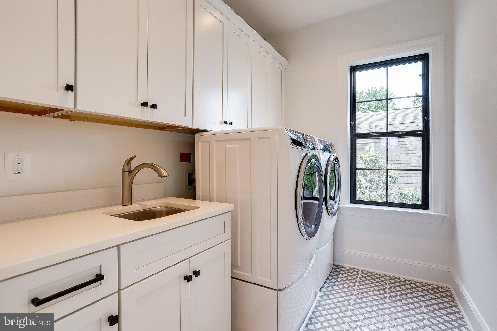 FALLS CHURCH PARK - Residential